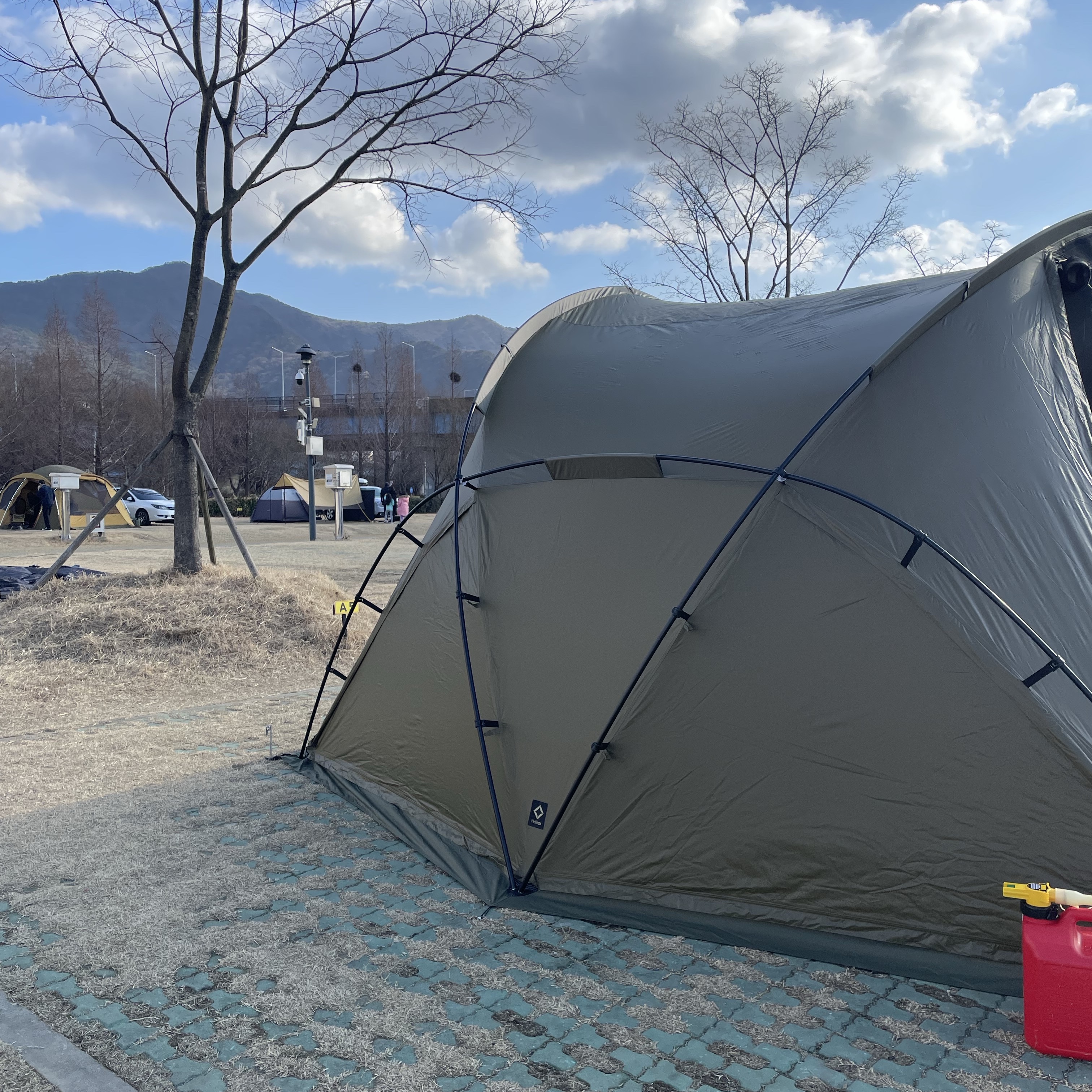 Helinox Tactical V-Tarp 4.0 R1 Coyote Tan 착용 스타일
