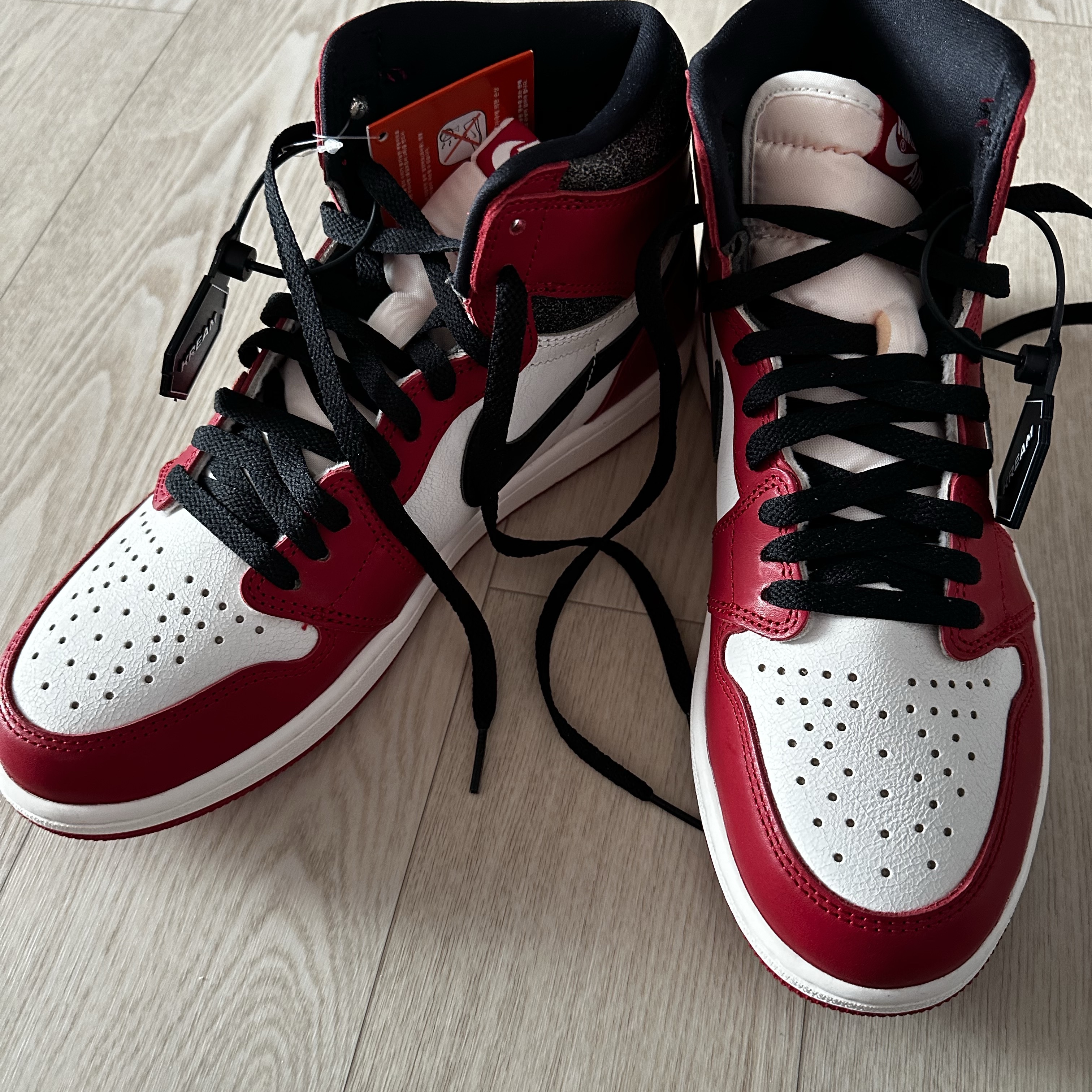 Jordan 1 Retro High OG Chicago 2022, Supreme Cargo Pants Olive - 23FW 착용 스타일 - 1