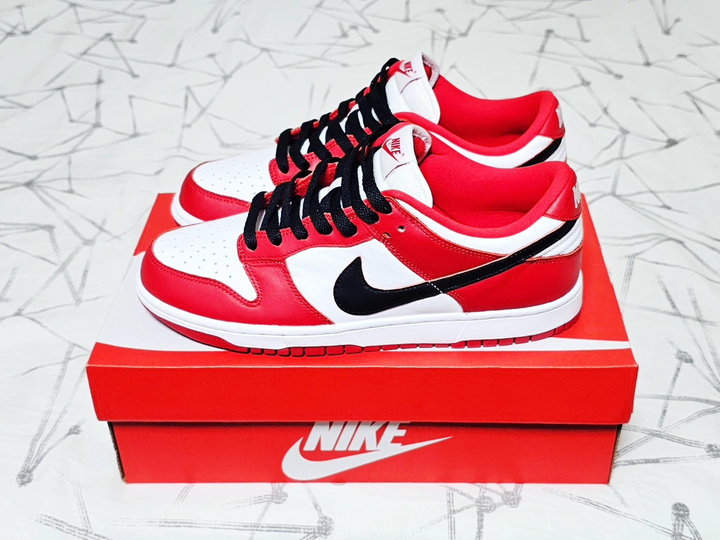 Nike Dunk Low SP White and University Red 2023 착용 스타일 - 2