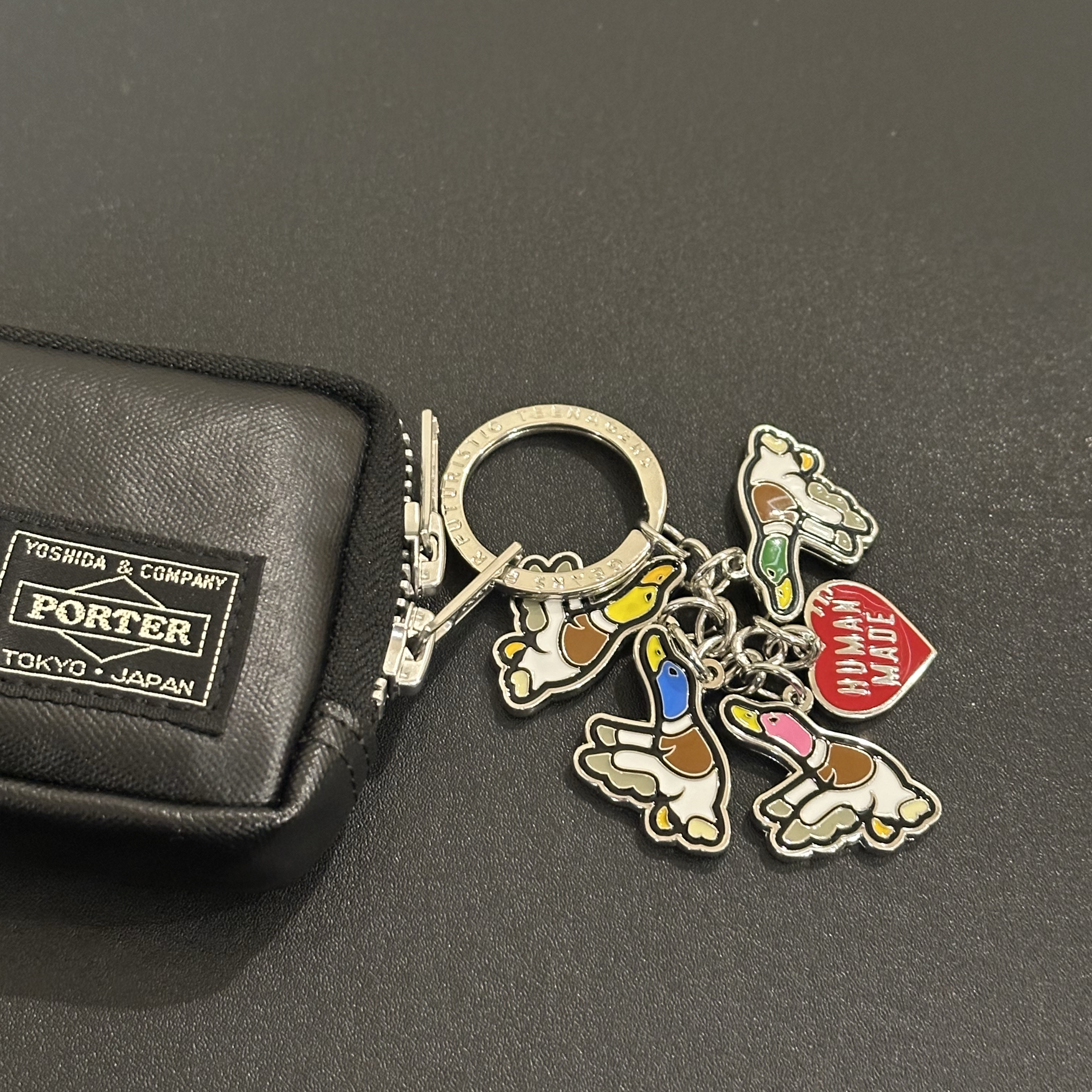 Human Made Flying Duck Keyring Silver 착용 스타일