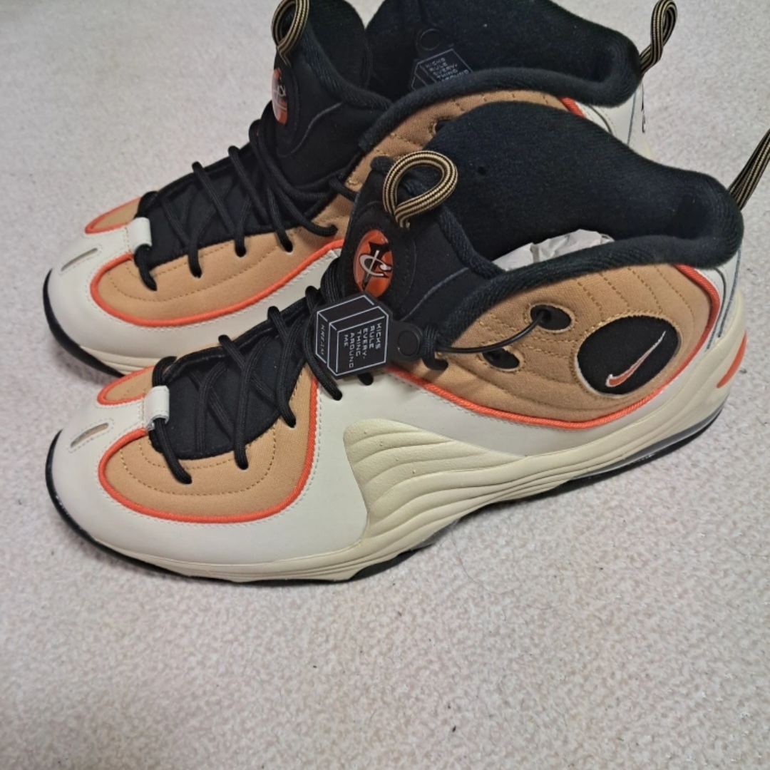 Nike Air Penny II Wheat Gold and Safety Orange 착용 스타일 - 2