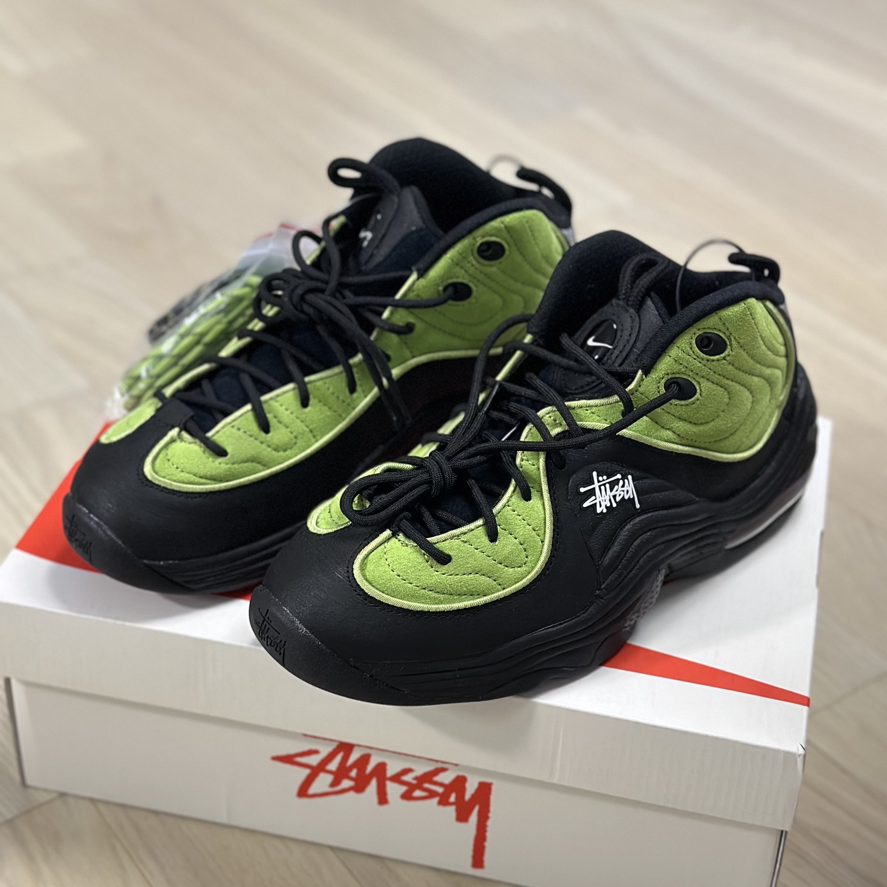 Nike x Stussy Air Penny II Vivid Green and Black 착용 스타일