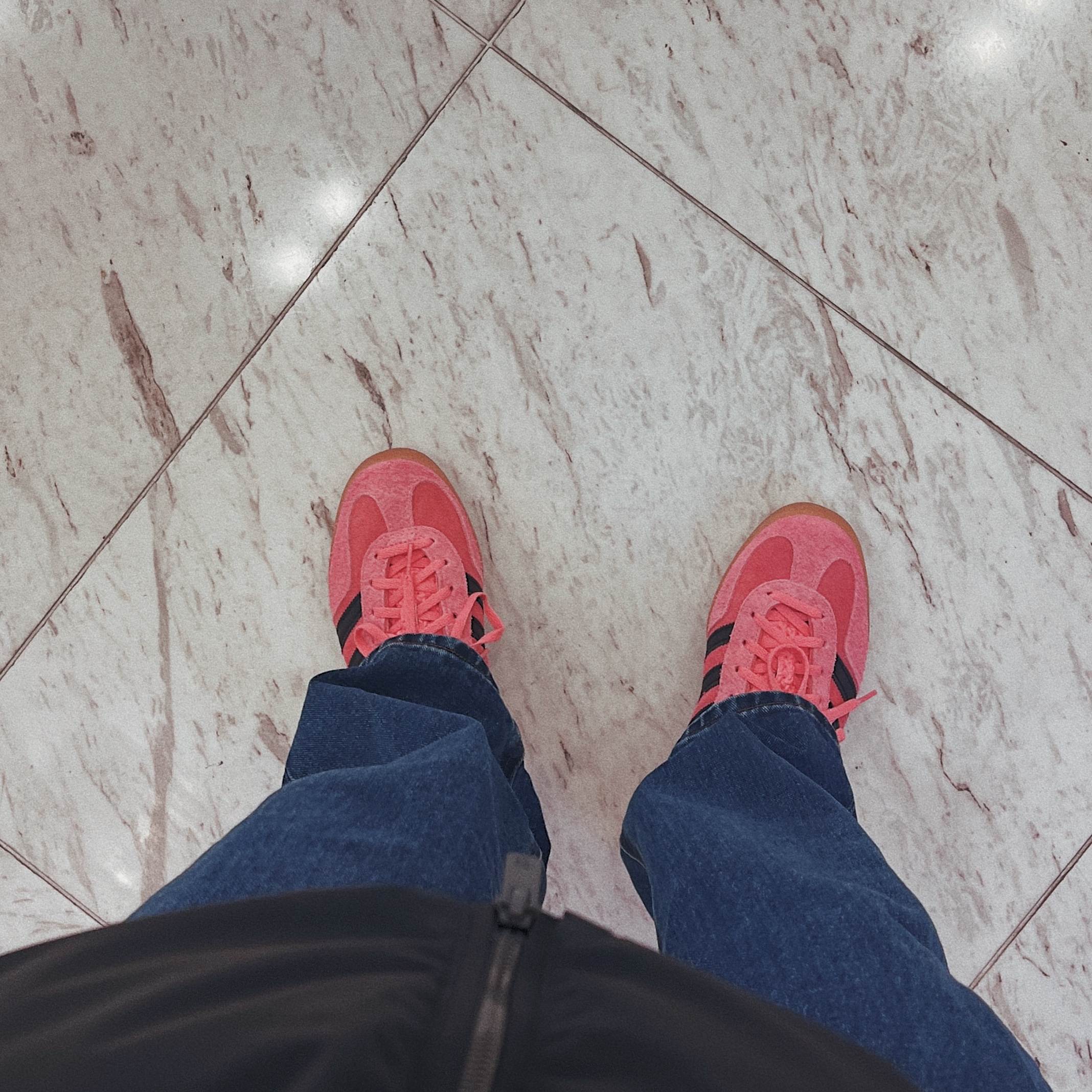 (W) Adidas Gazelle Indoor Bliss Pink 착용 스타일 - 1
