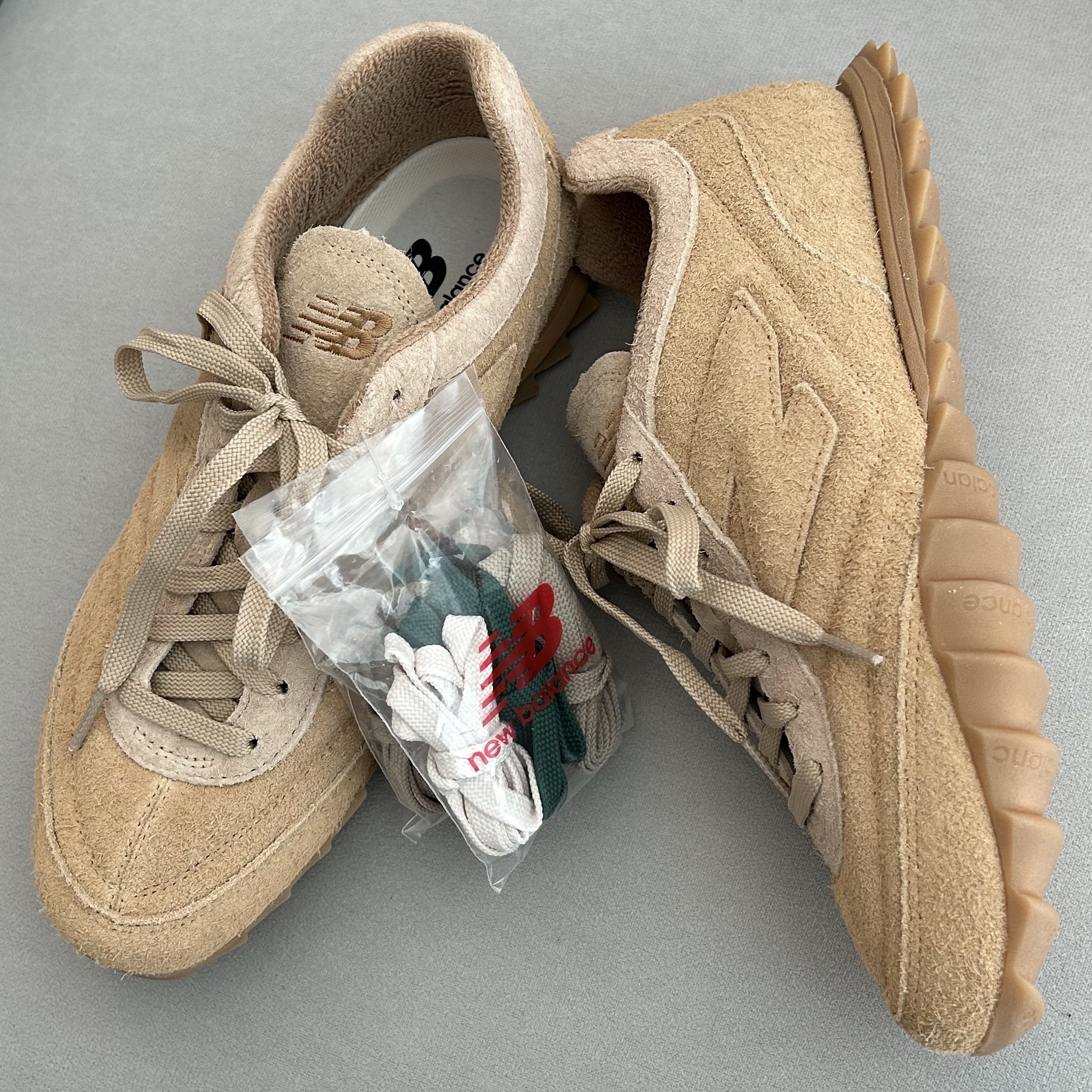 New Balance x Auralee RC30 Tan Orange 착용 스타일 - 1
