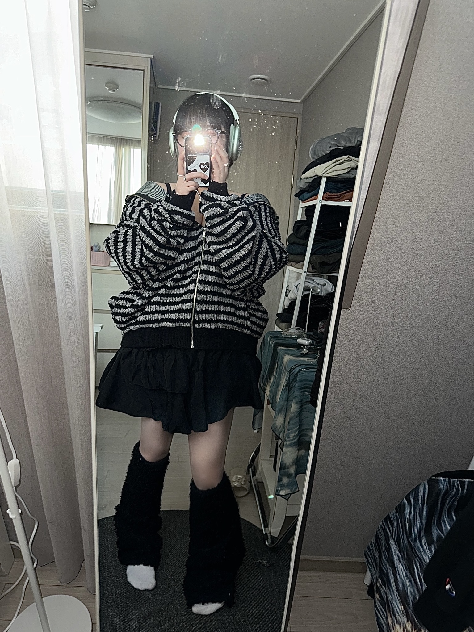 Test Artifact Era Max 003 Clear, Apple AirPods Max Lightning Silver (Korean Ver.) 착용 스타일 - 1