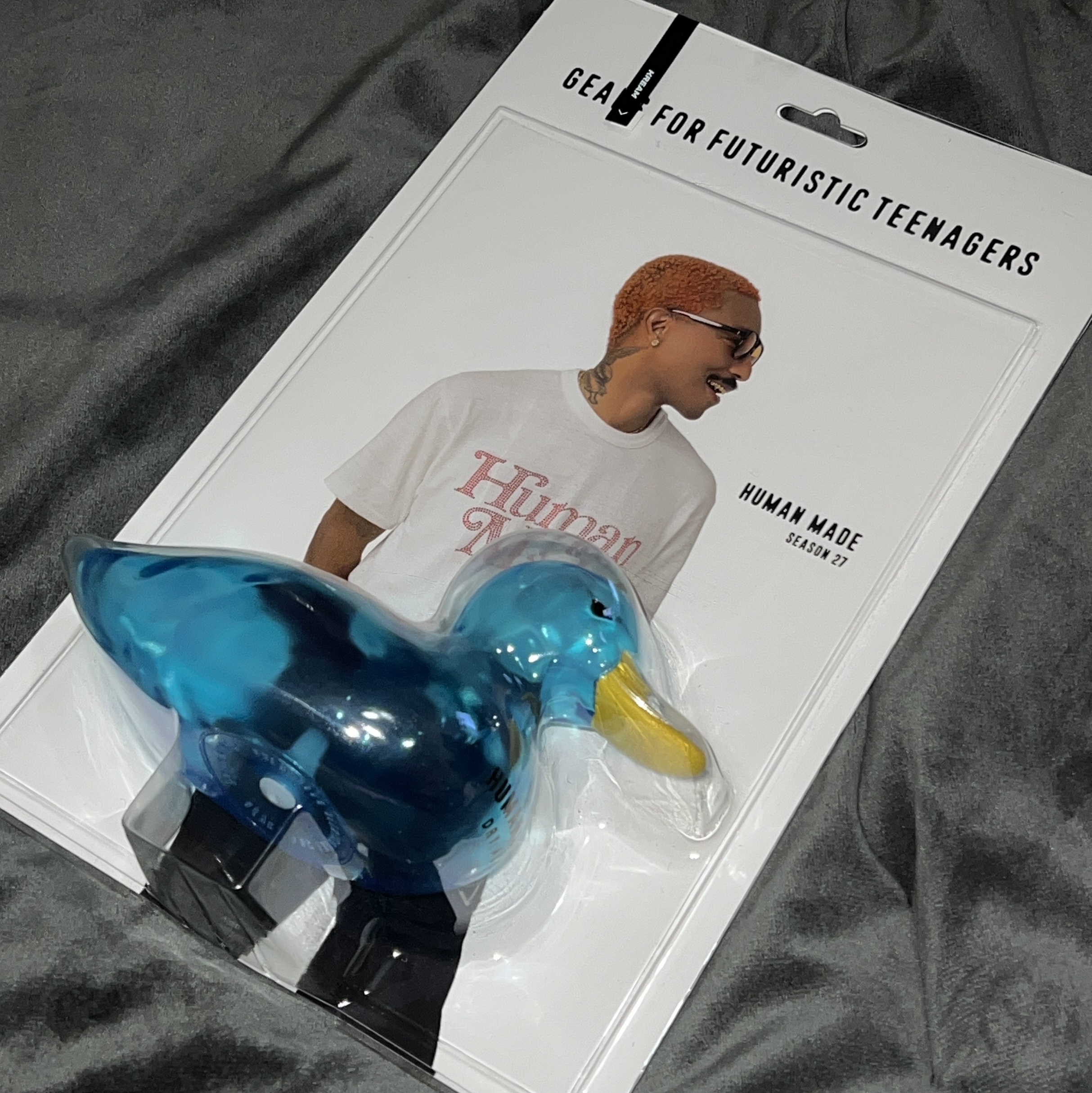 Human Made Book for Futuristic Teenagers Season 27 (With Blue Rubber Duck) 착용 스타일