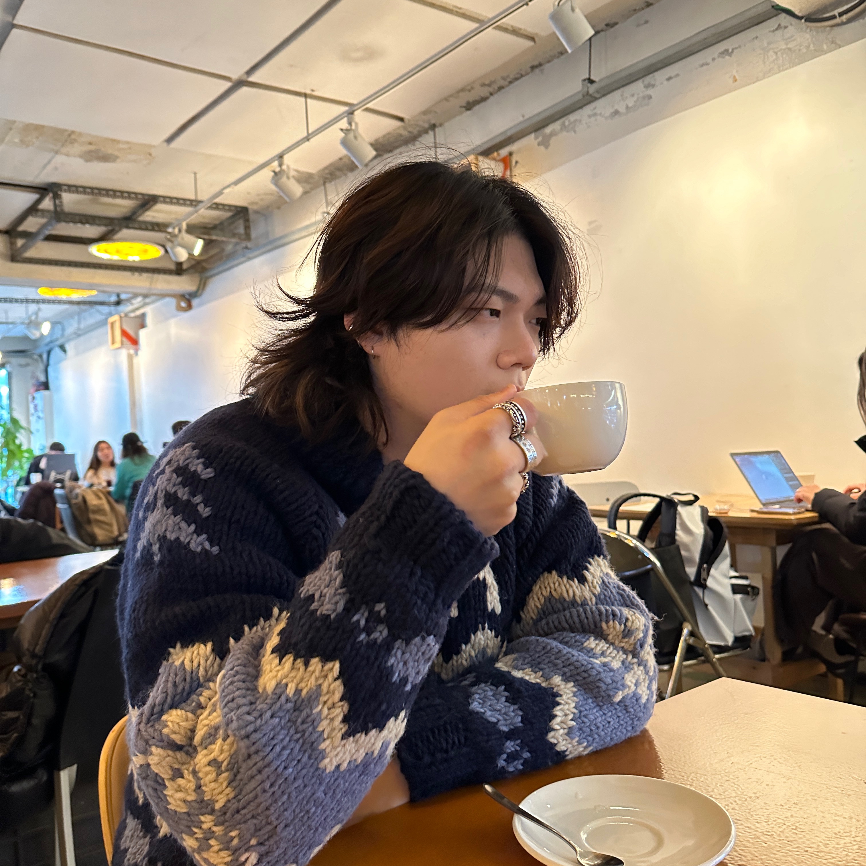 Human Made Polar Bear Cowichian Navy 착용 스타일 - 1