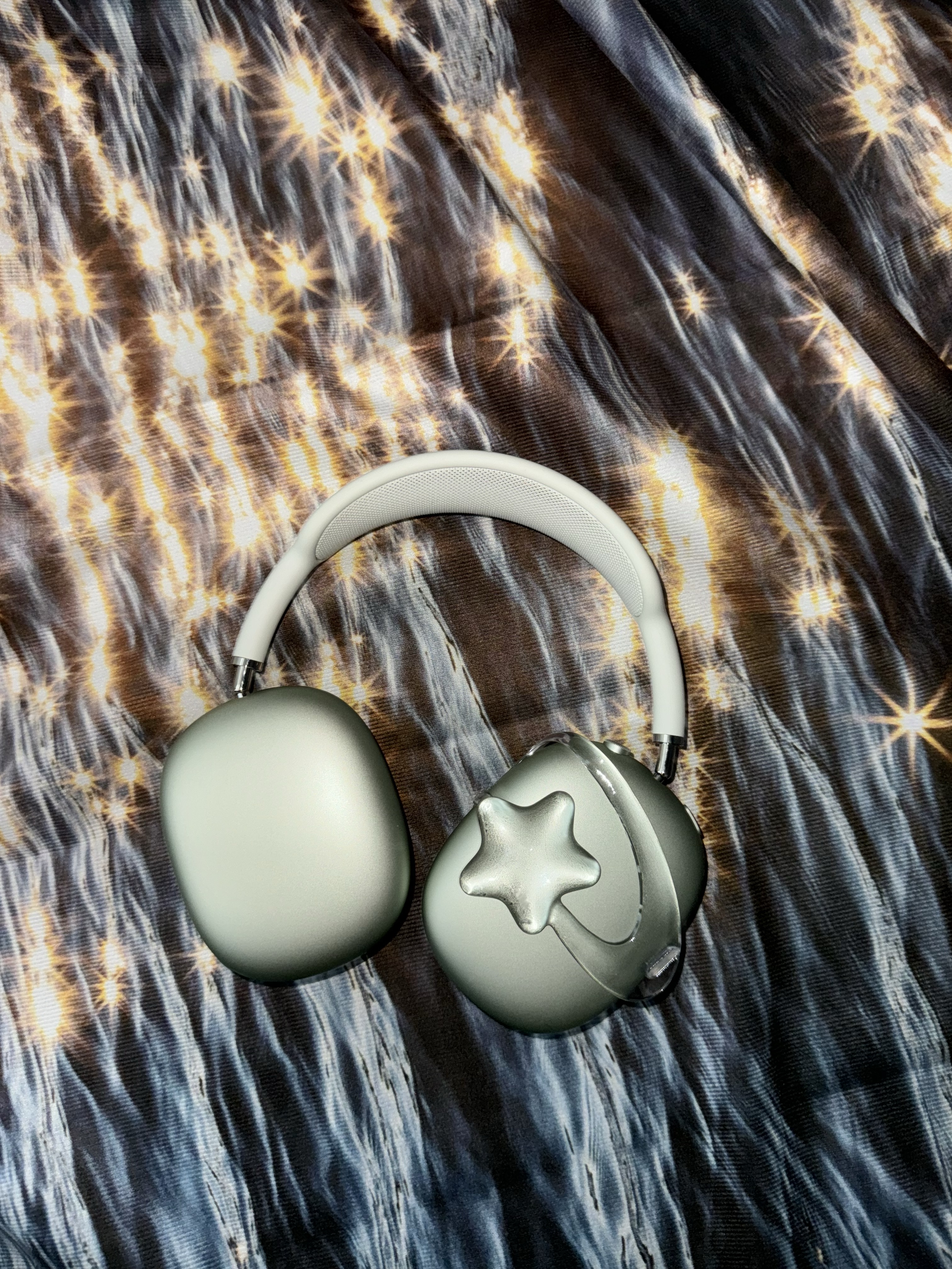 Test Artifact Era Max 003 Clear, Apple AirPods Max Lightning Silver (Korean Ver.) 착용 스타일 - 4