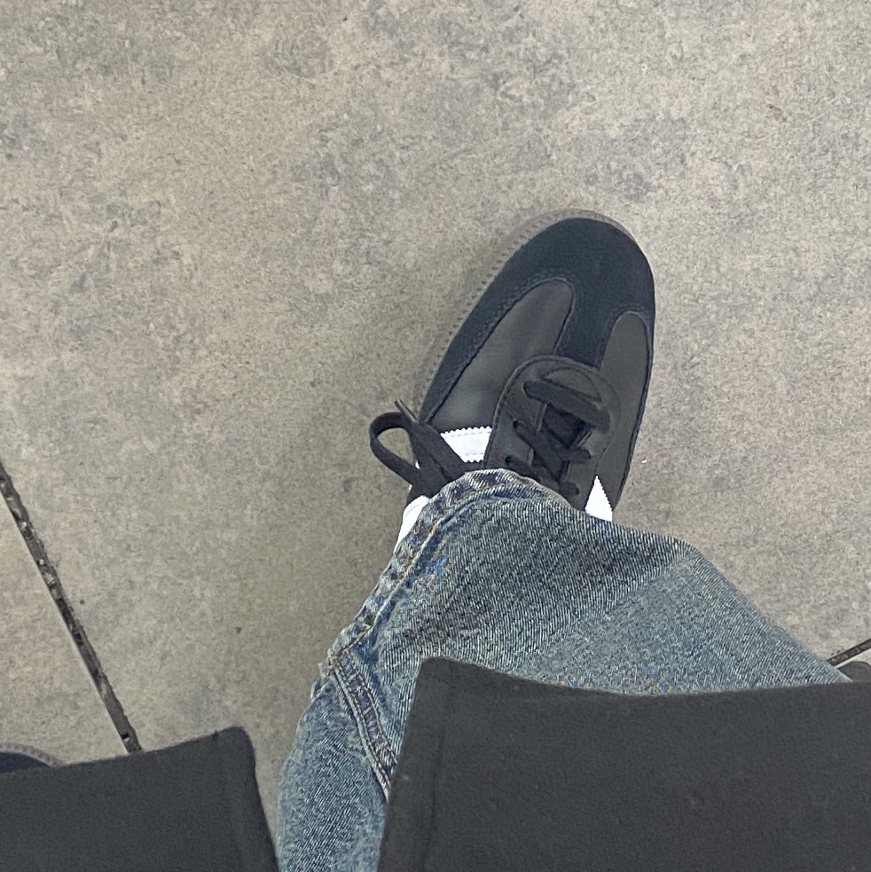 Adidas Samba OG Black White Gum 착용 스타일