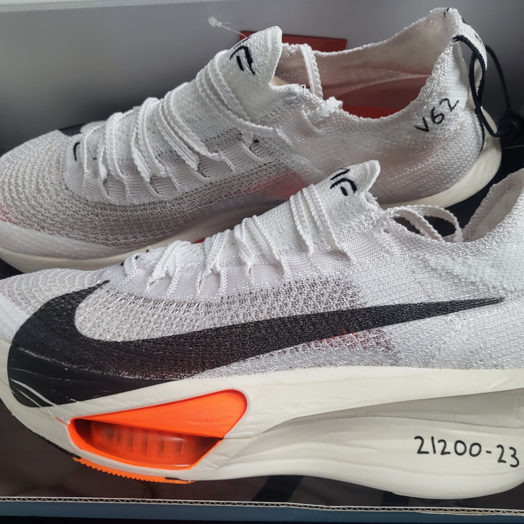 (W) Nike Air Zoom Alphafly Next% 3 Proto White Total Orange 착용 스타일 - 1