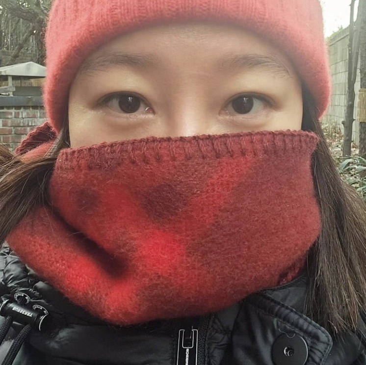 Burberry Check Wool Muffler Ripple 착용 스타일