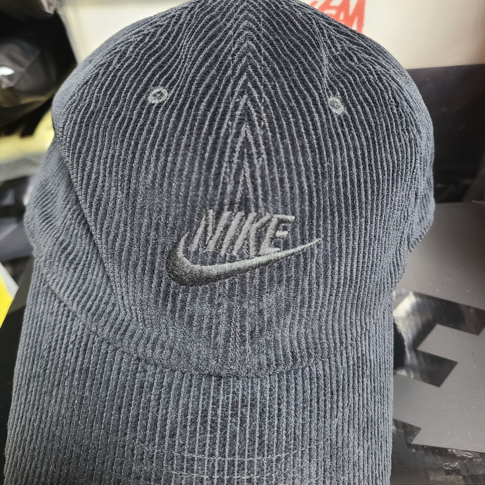 Nike Heritage 86 Corduroy Cap Black 착용 스타일 - 2