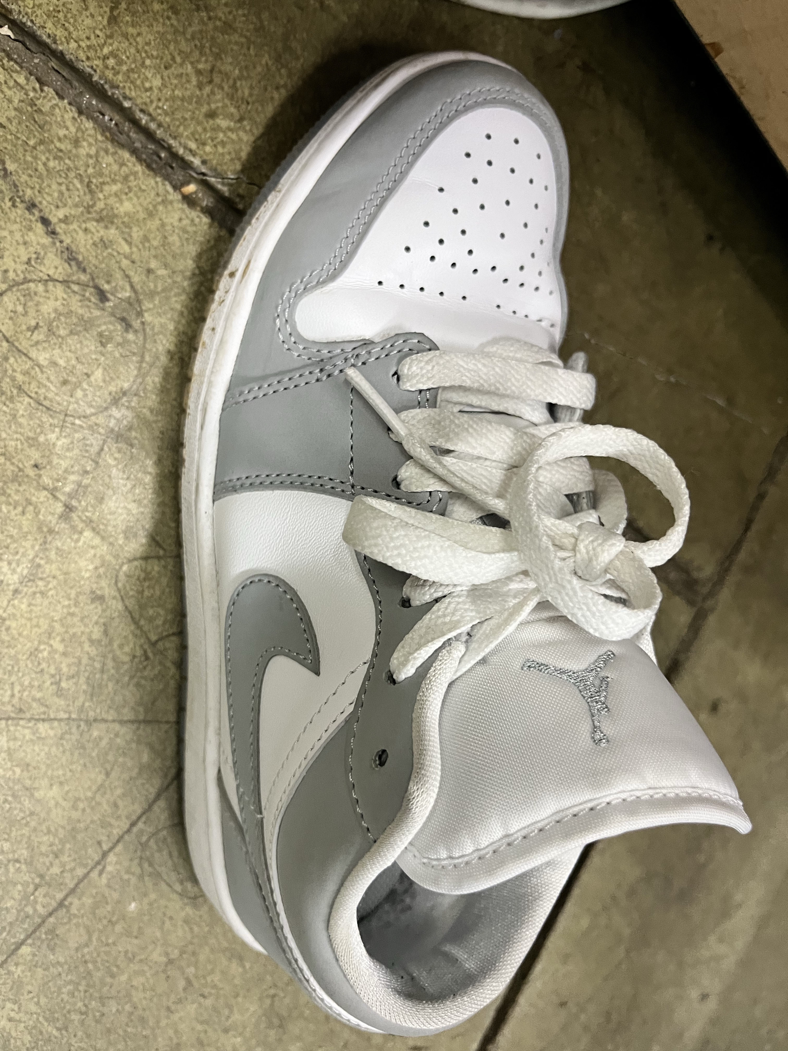 (W) Jordan 1 Low White Wolf Grey 착용 스타일