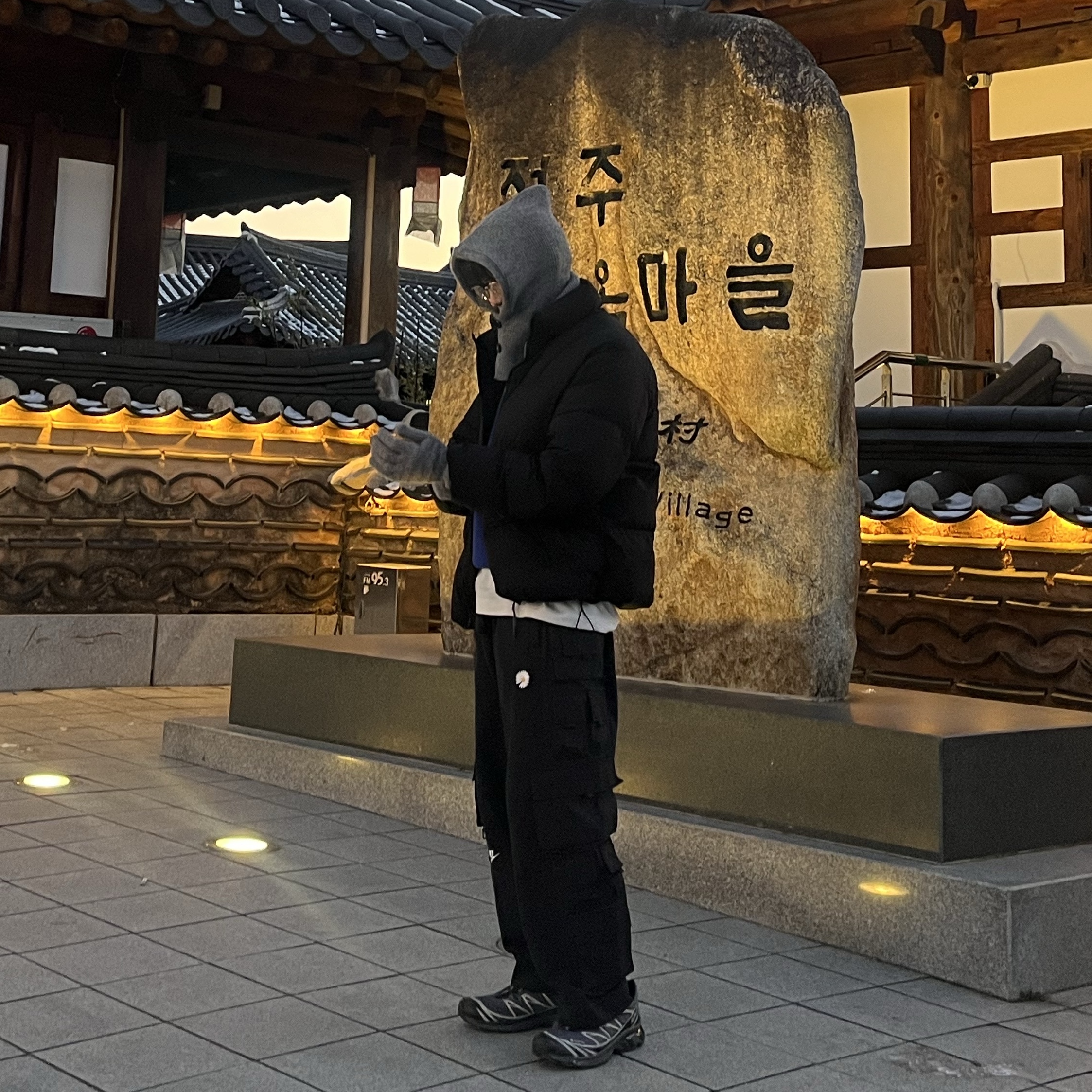 Nike x Peaceminusone Wide Pants Black (DR0096-010), Salomon XT-6 Gore-Tex Black Ebony 착용 스타일