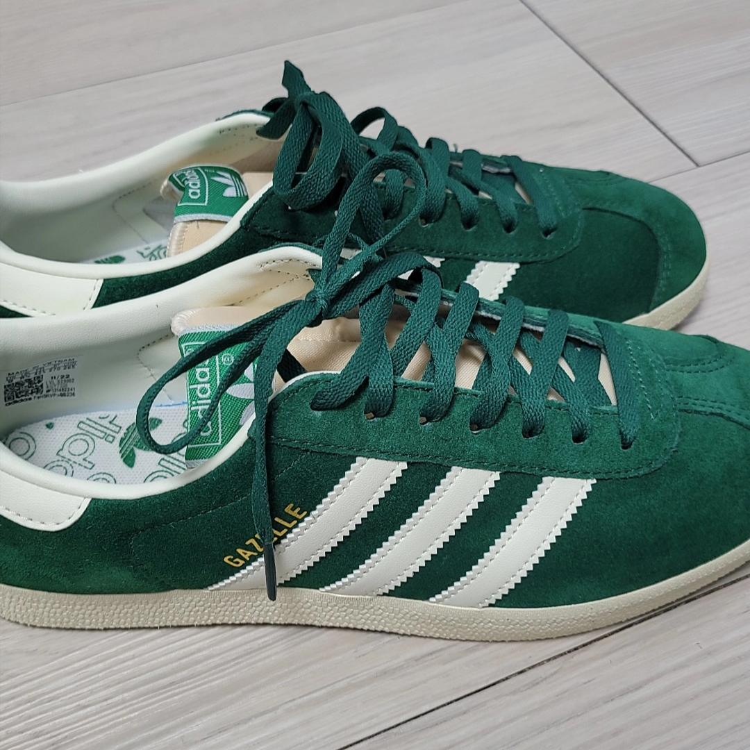 Adidas Gazelle Dark Green Cream White 착용 스타일