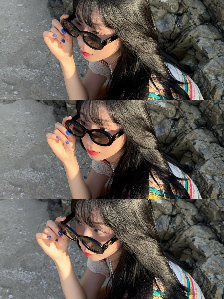 (W) Celine Triomphe 01 Sunglasses in Acetate Black, (W) Dr. Martens Nartilla Hydro Leather Sandal Black 착용 스타일 - 3