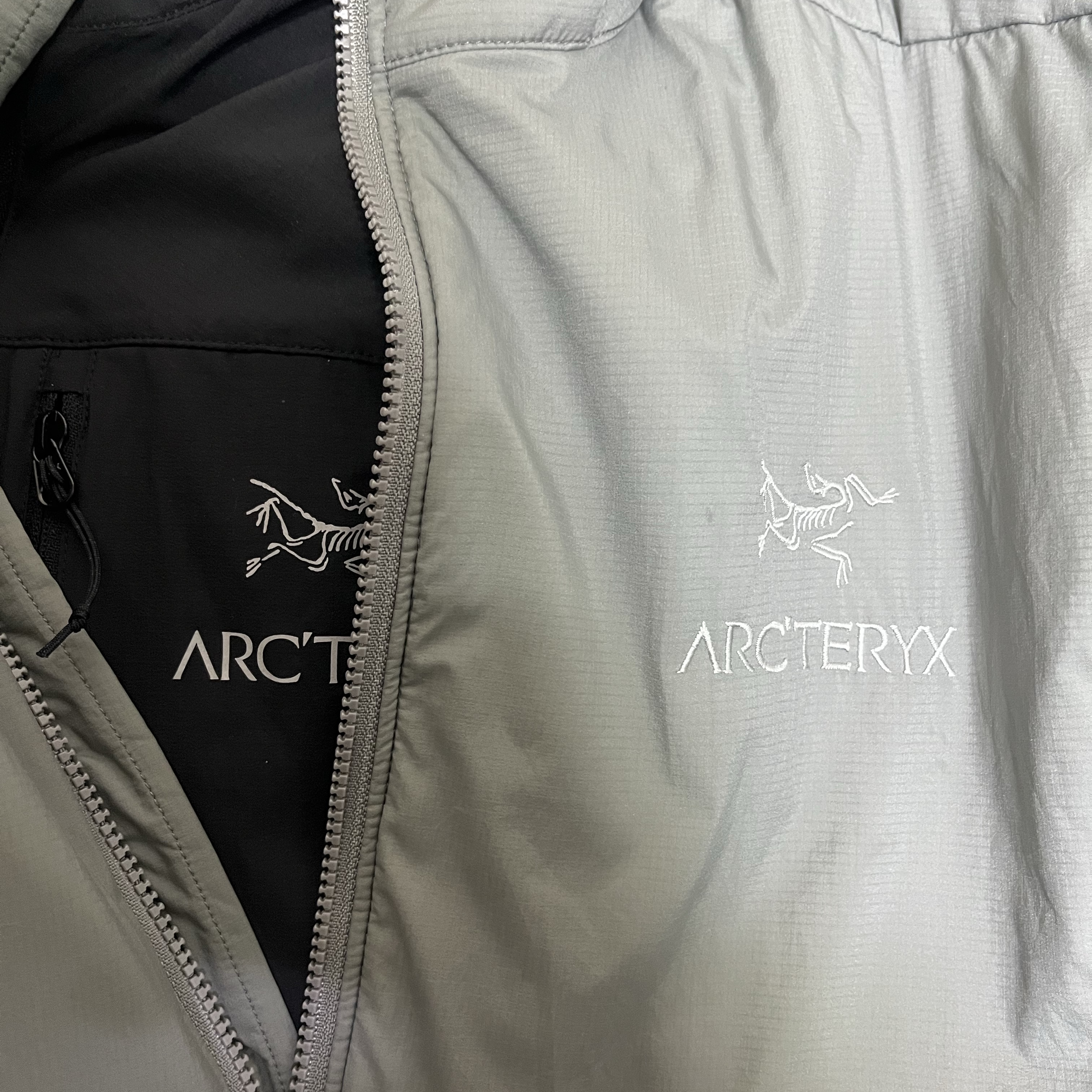 Arc'teryx Atom LT Hoody Void, Arc'teryx Squamish Hoody Black 착용 스타일
