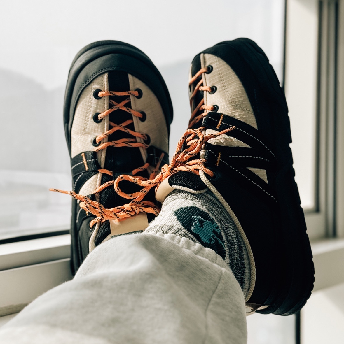 New Balance CRV Mule V2 Yellow 착용 스타일