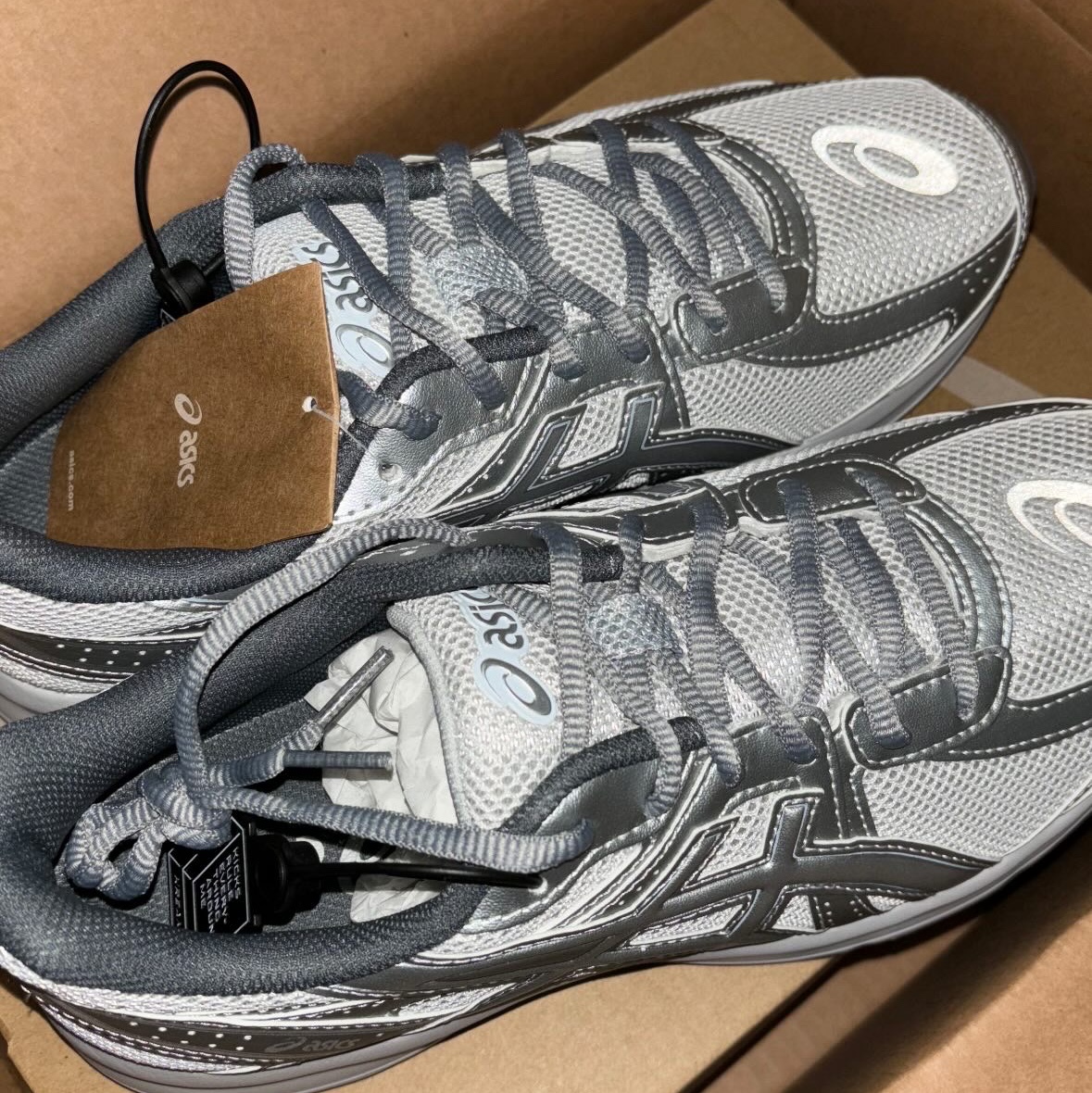 Asics Jog 100 S SMU Glacier Grey Pure Silver - 2E Wide 착용 스타일 - 2