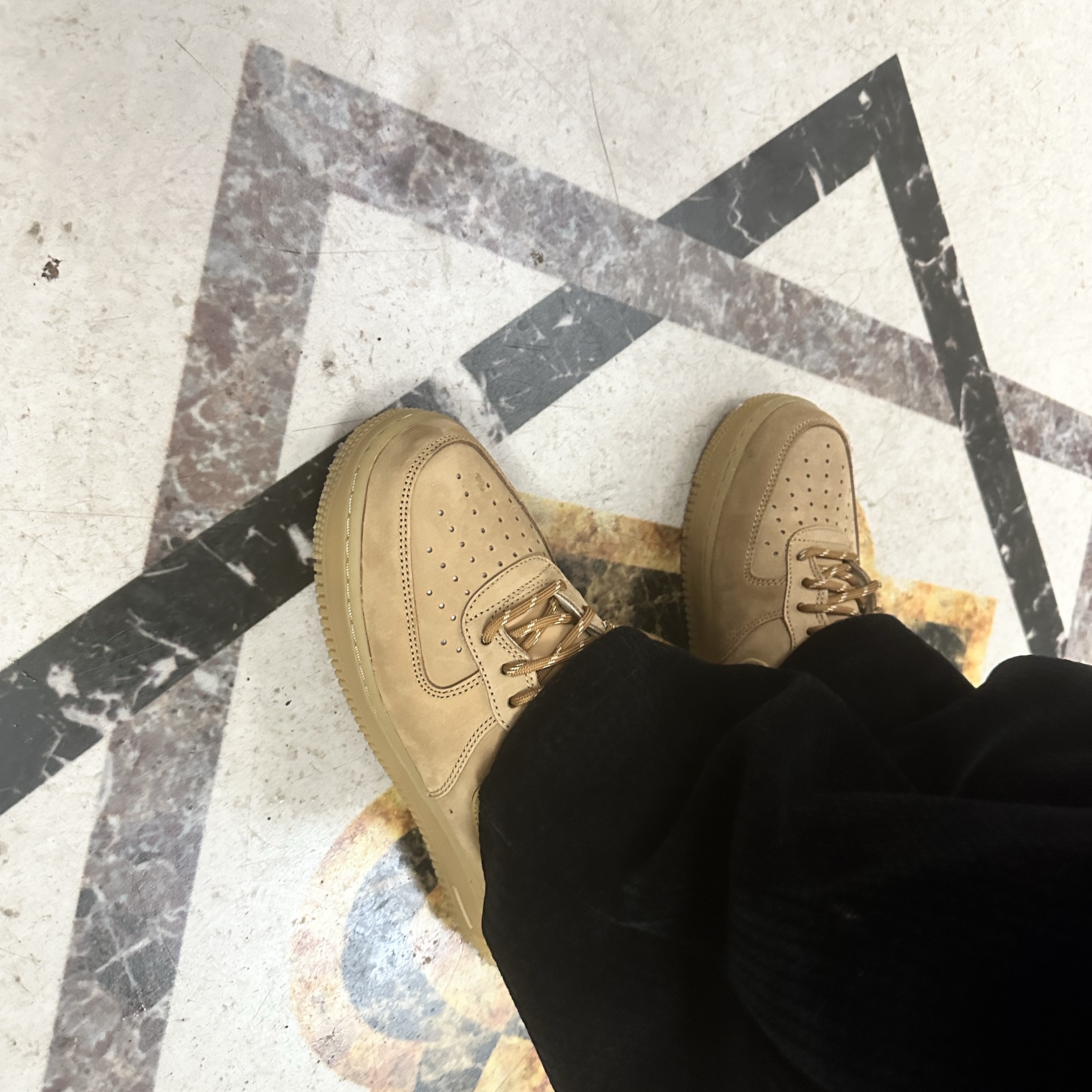 Nike Air Force 1 '07 WB Flax 착용 스타일 - 1