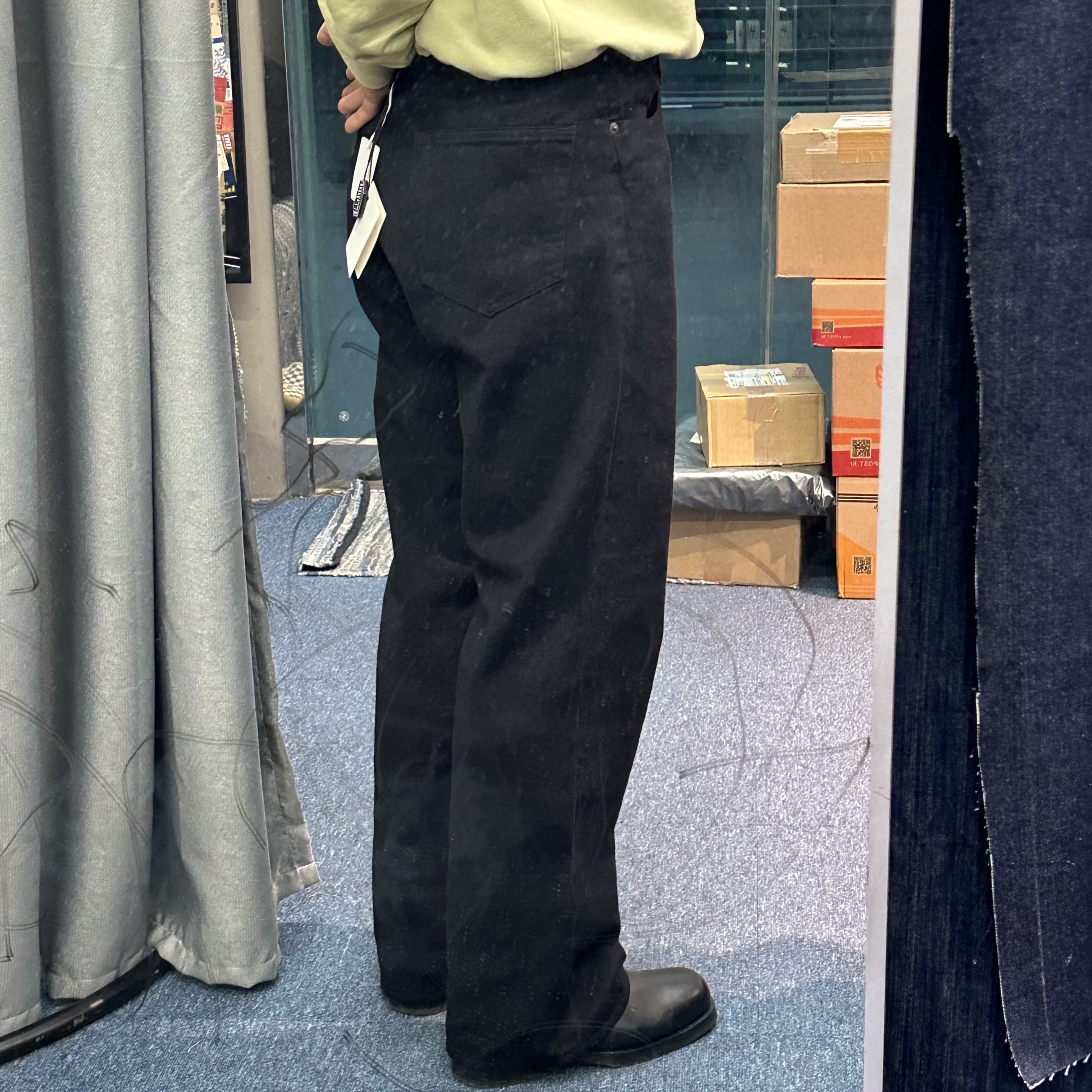 Auralee Selvedge Light Denim Pants Black - 23SS, Our Legacy Camion Boot Black 착용 스타일 - 2