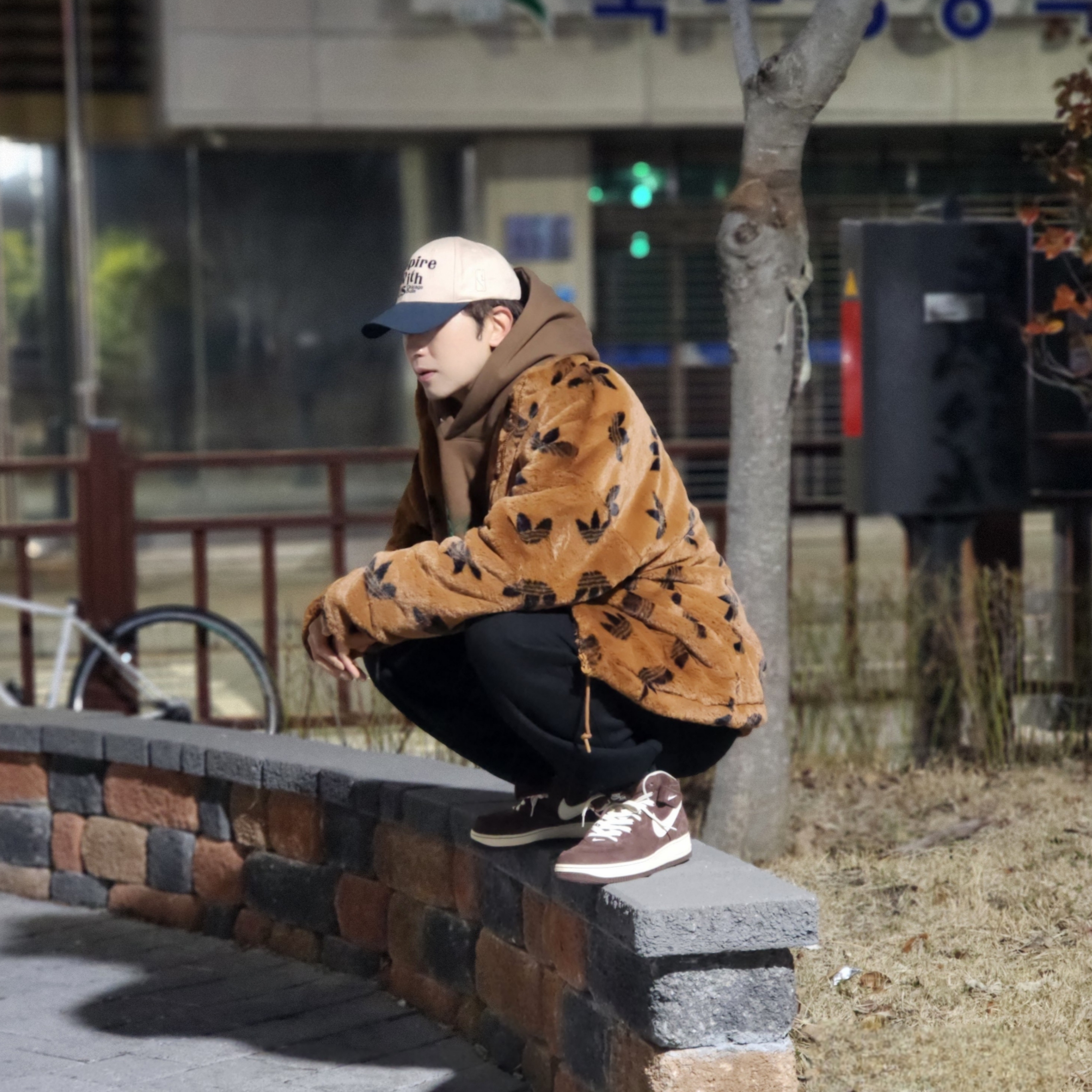 Nike Air Force 1 Mid '07 QS Chocolate 착용 스타일 - 2