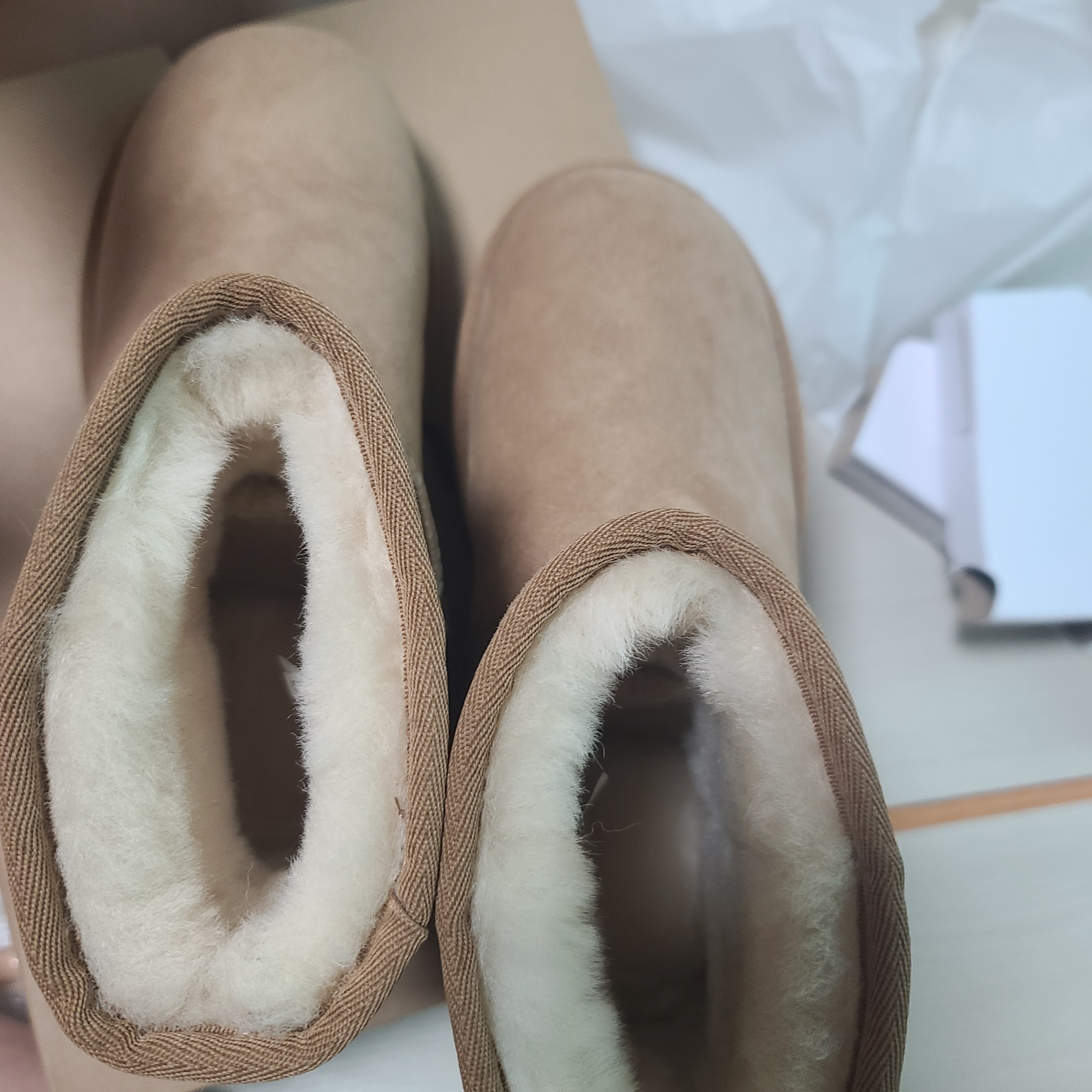 (W) UGG Classic Mini II Boots Chestnut 착용 스타일 - 1