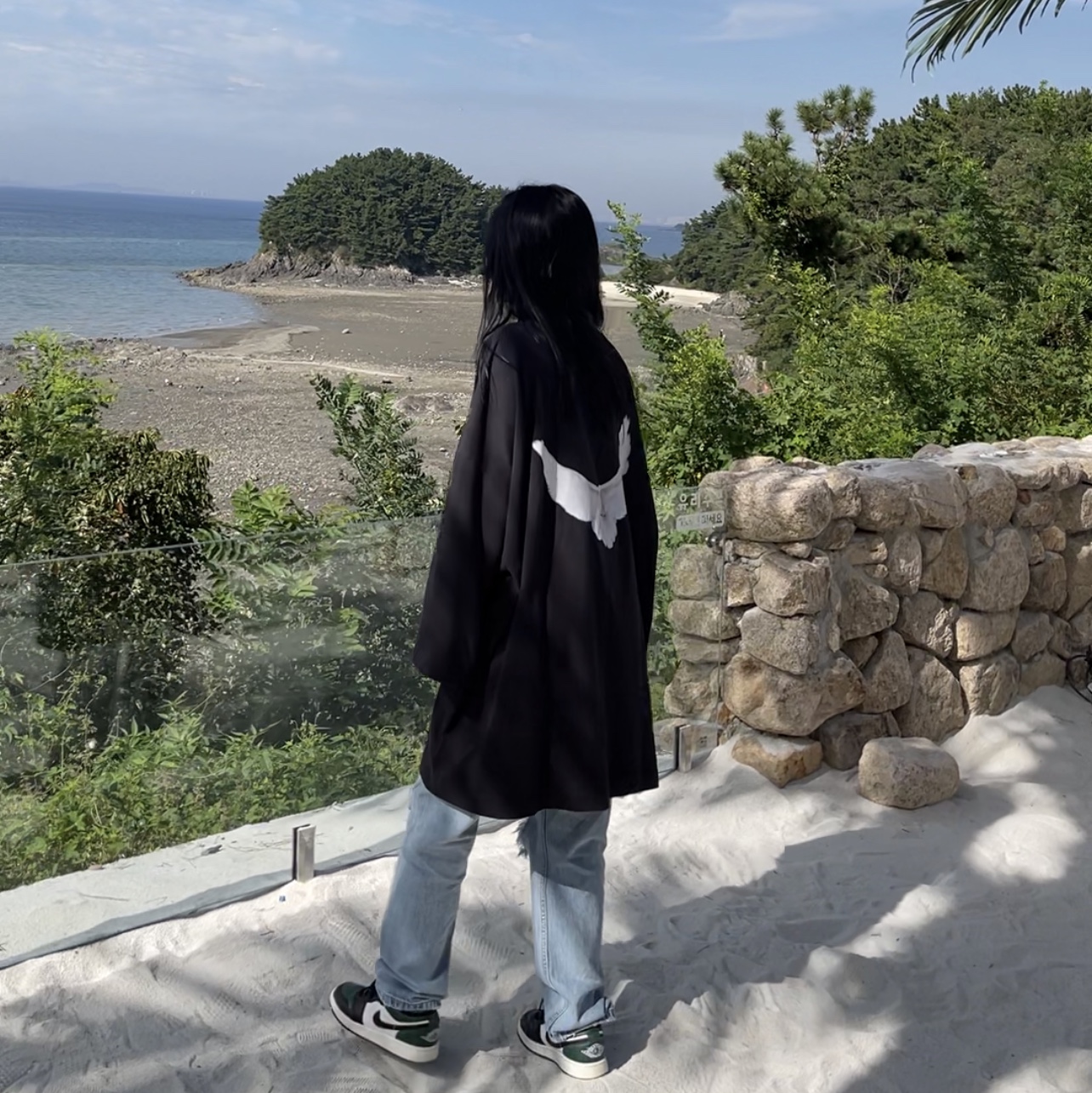 Yeezy Gap Engineered By Balenciaga Dove 3/4 Sleeve T-Shirt Black 착용 스타일 - 3