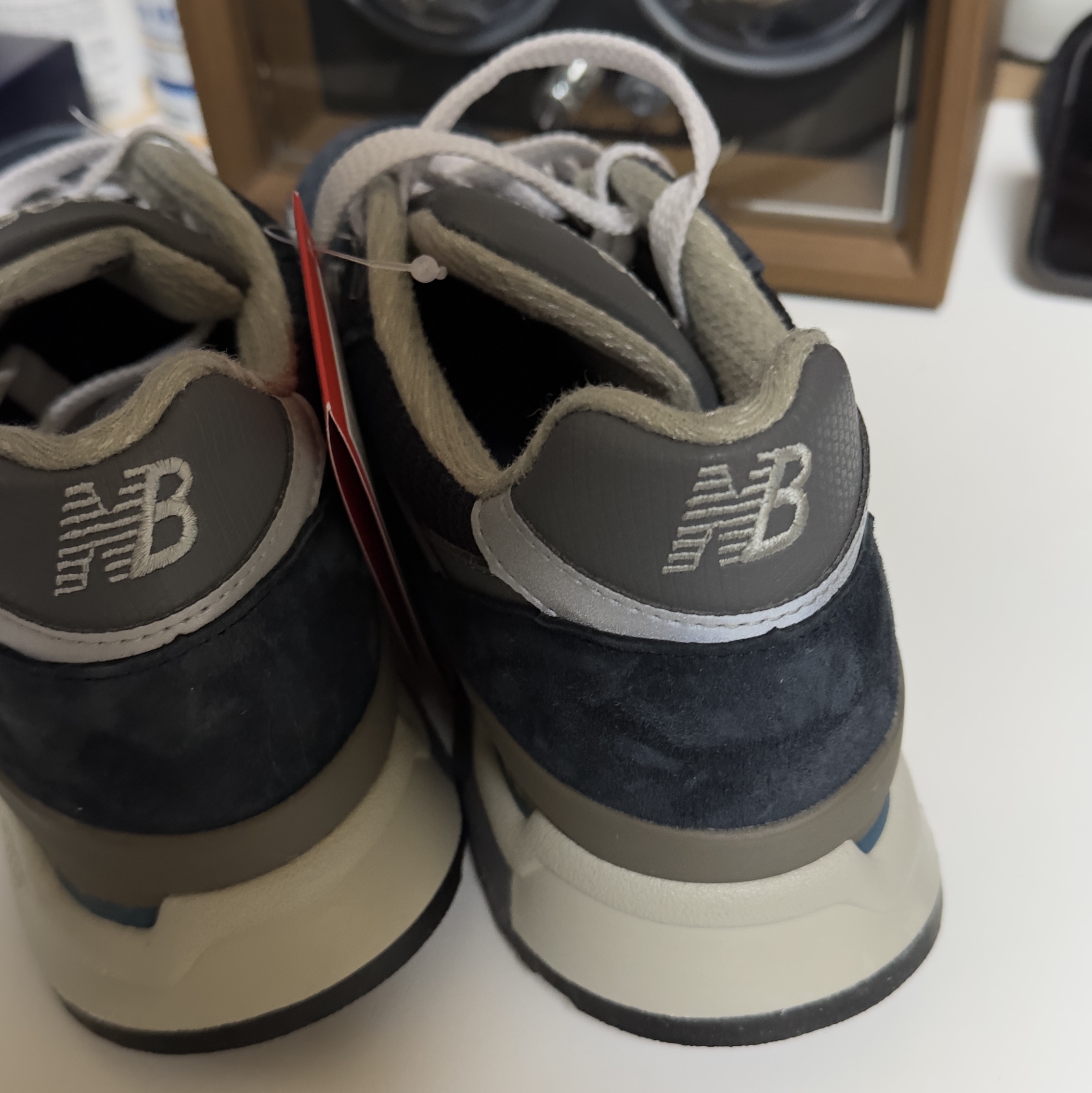 New Balance 998 Made in USA Navy Grey 착용 스타일 - 5