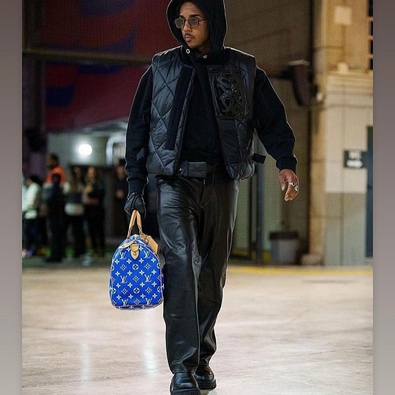 Louis Vuitton Speedy P9 Bandouliere 25 Monogram Blue 착용 스타일