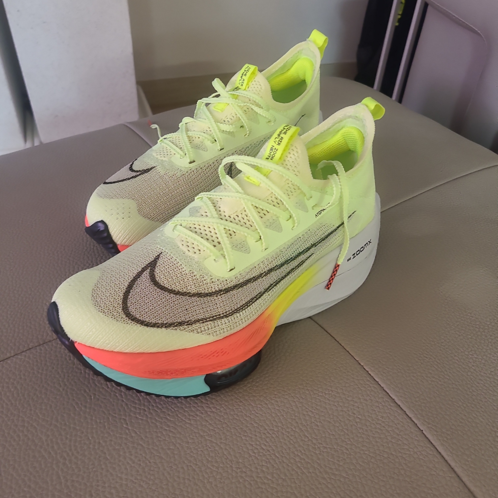 Nike Air Zoom Alphafly Next% Barely Volt 착용 스타일