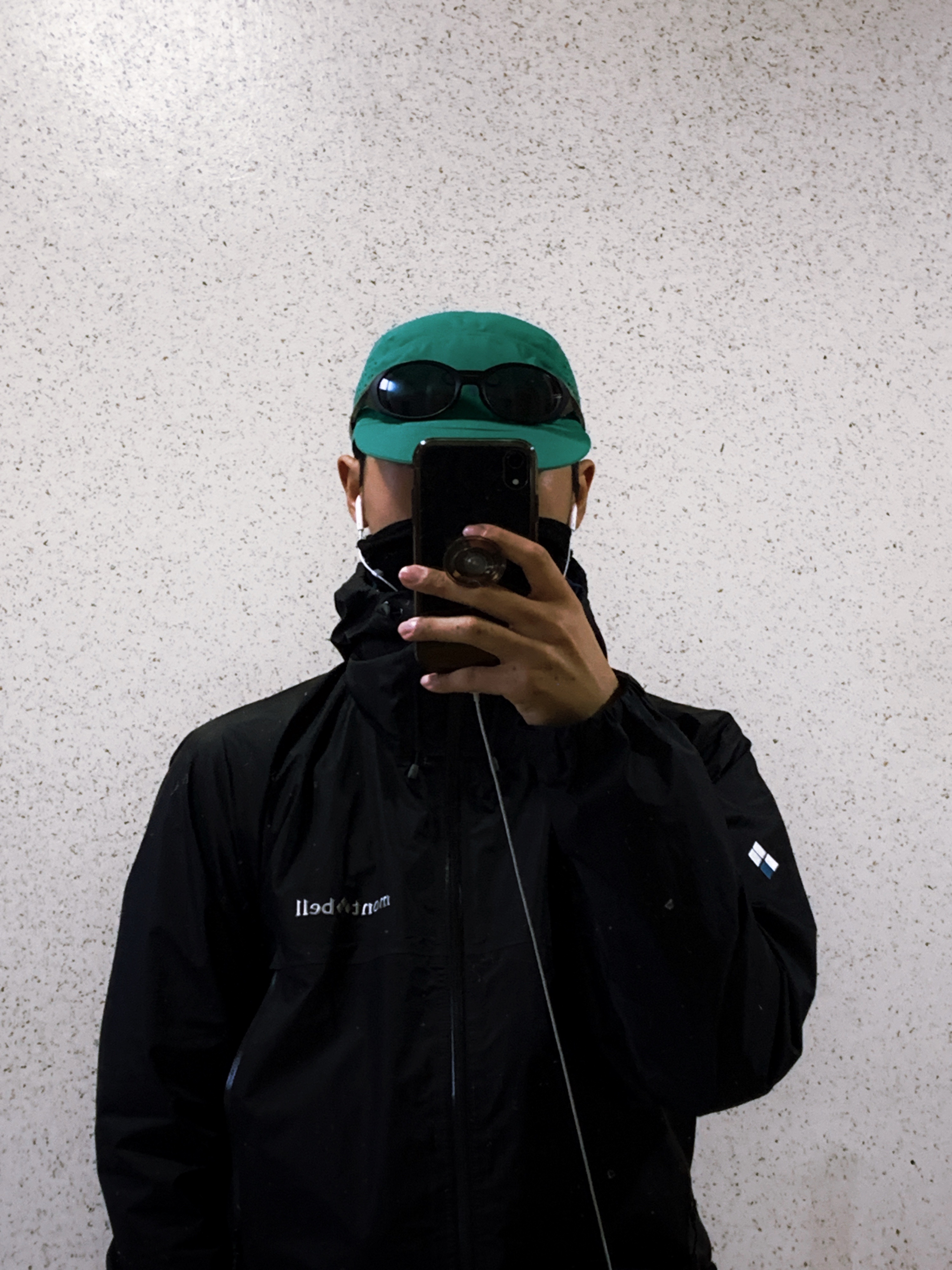 Montbell Storm Cruiser Jacket Black 착용 스타일