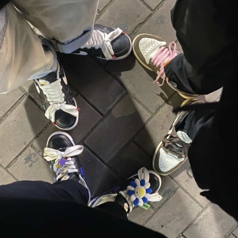 Nike x Peaceminusone Air Force 1 Low Para-Noise, Jordan 1 x Travis Scott Retro High OG SP Mocha 착용 스타일
