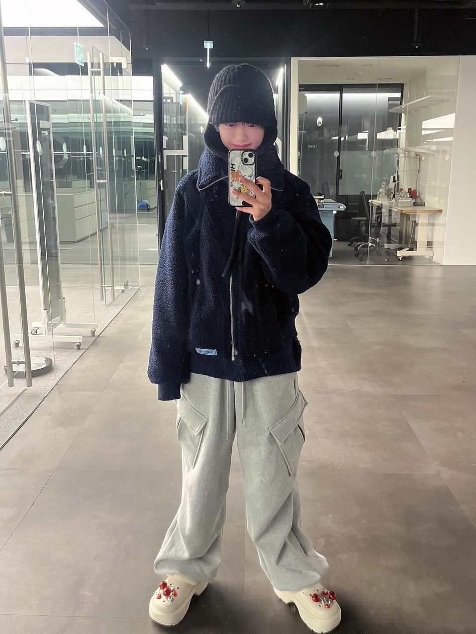 Saenginstudios Saengin Fleece 2Way Zip Up Jacket Navy 착용 스타일