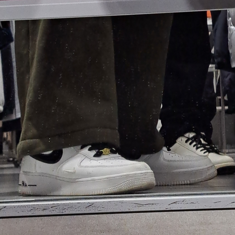 Nike Air Force 1 '07 LV8 40th Anniversary Join Forces White Black, Nike Dunk Low Retro PRM Halloween 착용 스타일 - 4