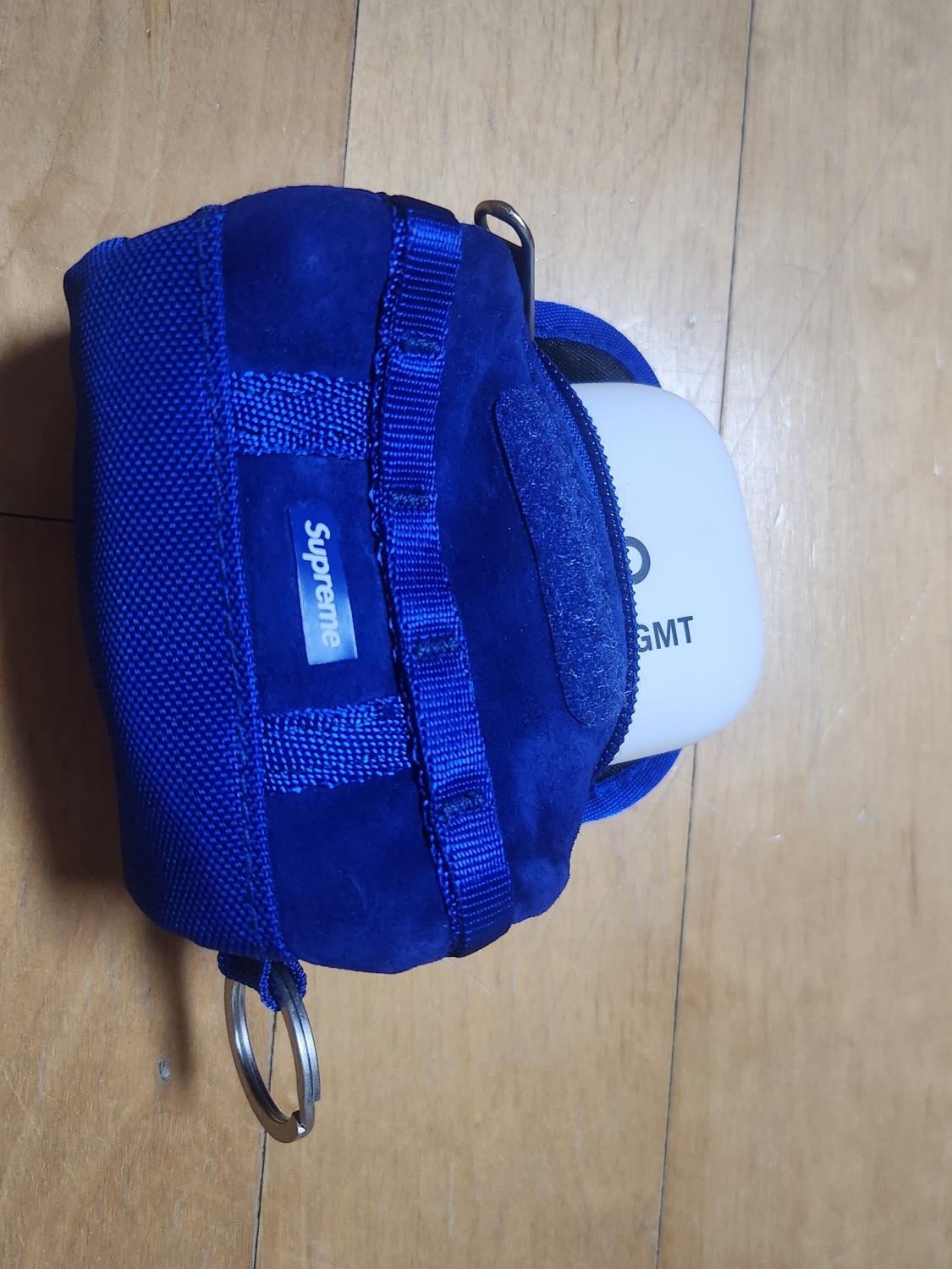 Supreme x The North Face Suede Base Camp Duffle Keychain Blue - 23FW, Beats x Fragment Design Fit Pro Special Edition Pure White (Korean Ver.) 착용 스타일 - 2