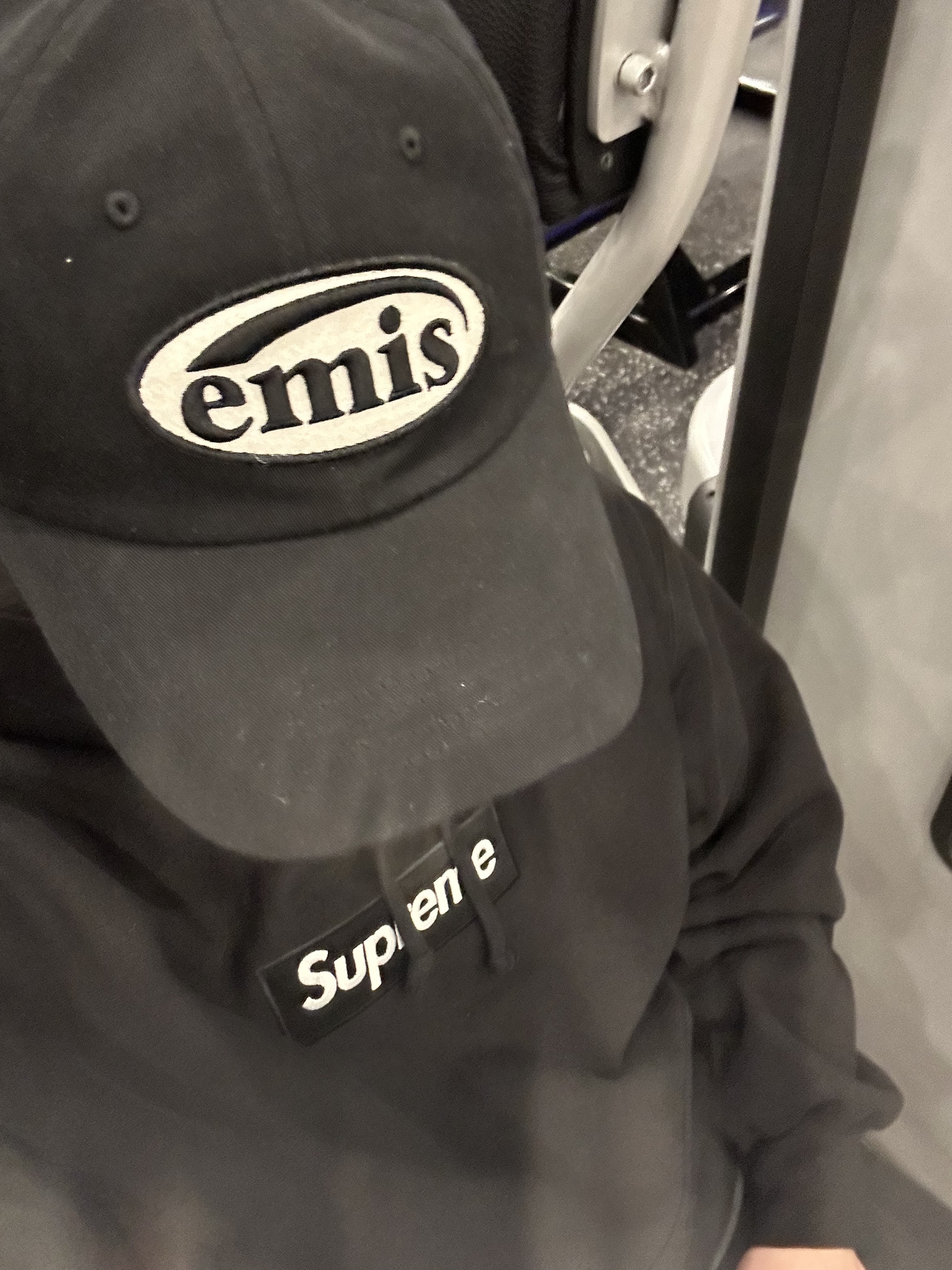 Supreme Box Logo Hooded Sweatshirt Black - 23FW, Emis Tone On Tone Wappen Ball Cap Black 착용 스타일