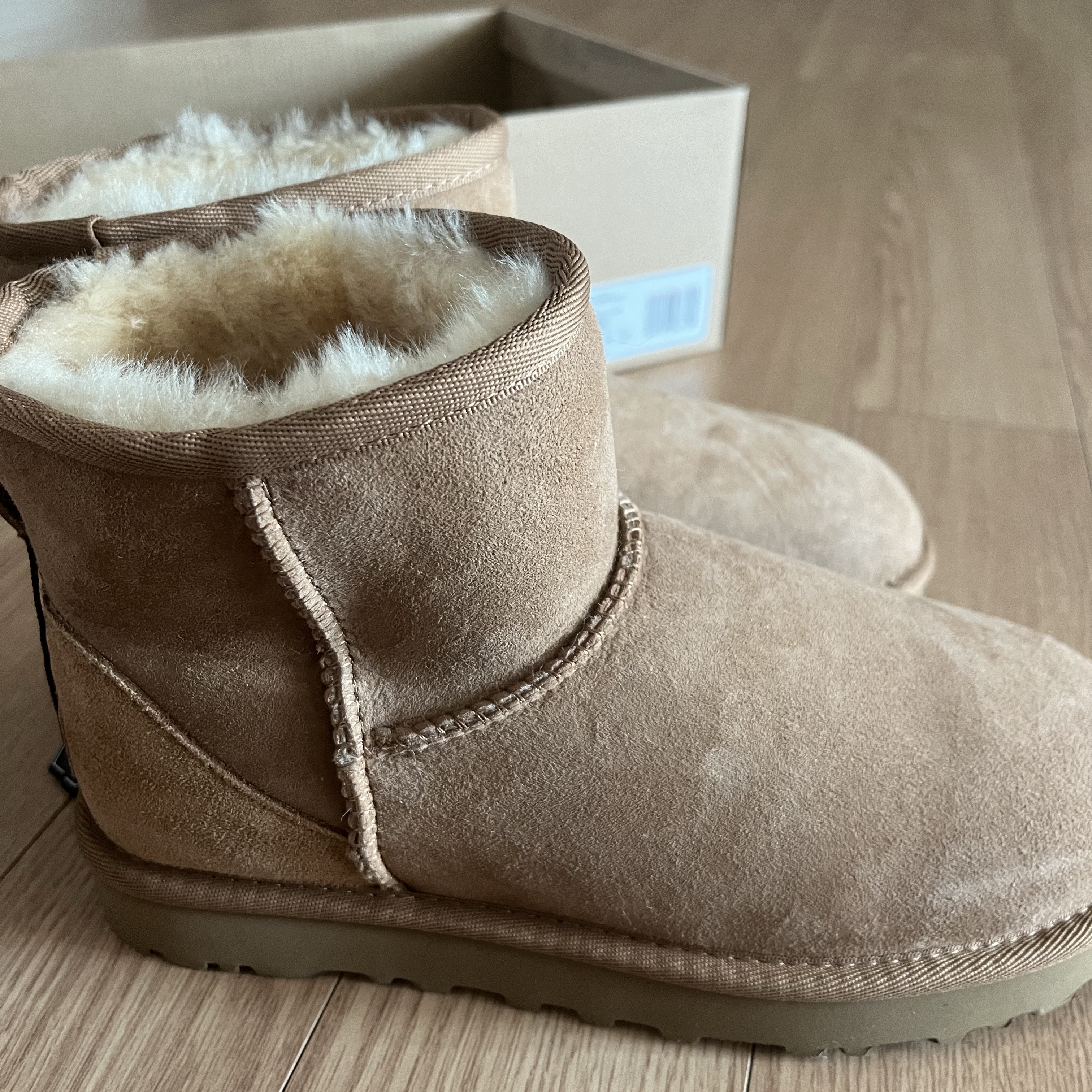 (W) UGG Classic Mini II Boots Chestnut 착용 스타일 - 2