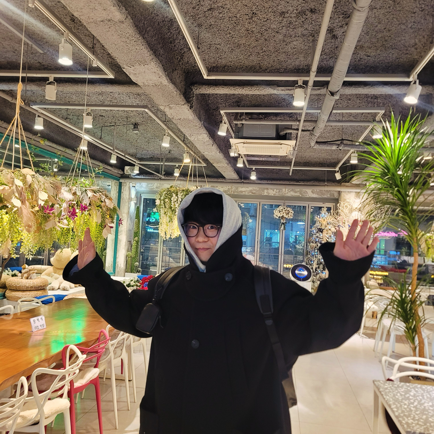 Undermycar Legion.02 Balmacaan Oversized Wool Coat Black, Punch Drunk Parties Circle Logo Oversized Hoodie Gray 착용 스타일
