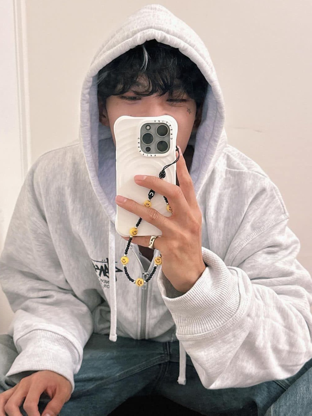 Stussy World Tour Zip Hoodie Ash Heather 2023, Stussy Basic Stussy Zip Hoodie Black 2023 착용 스타일 - 4