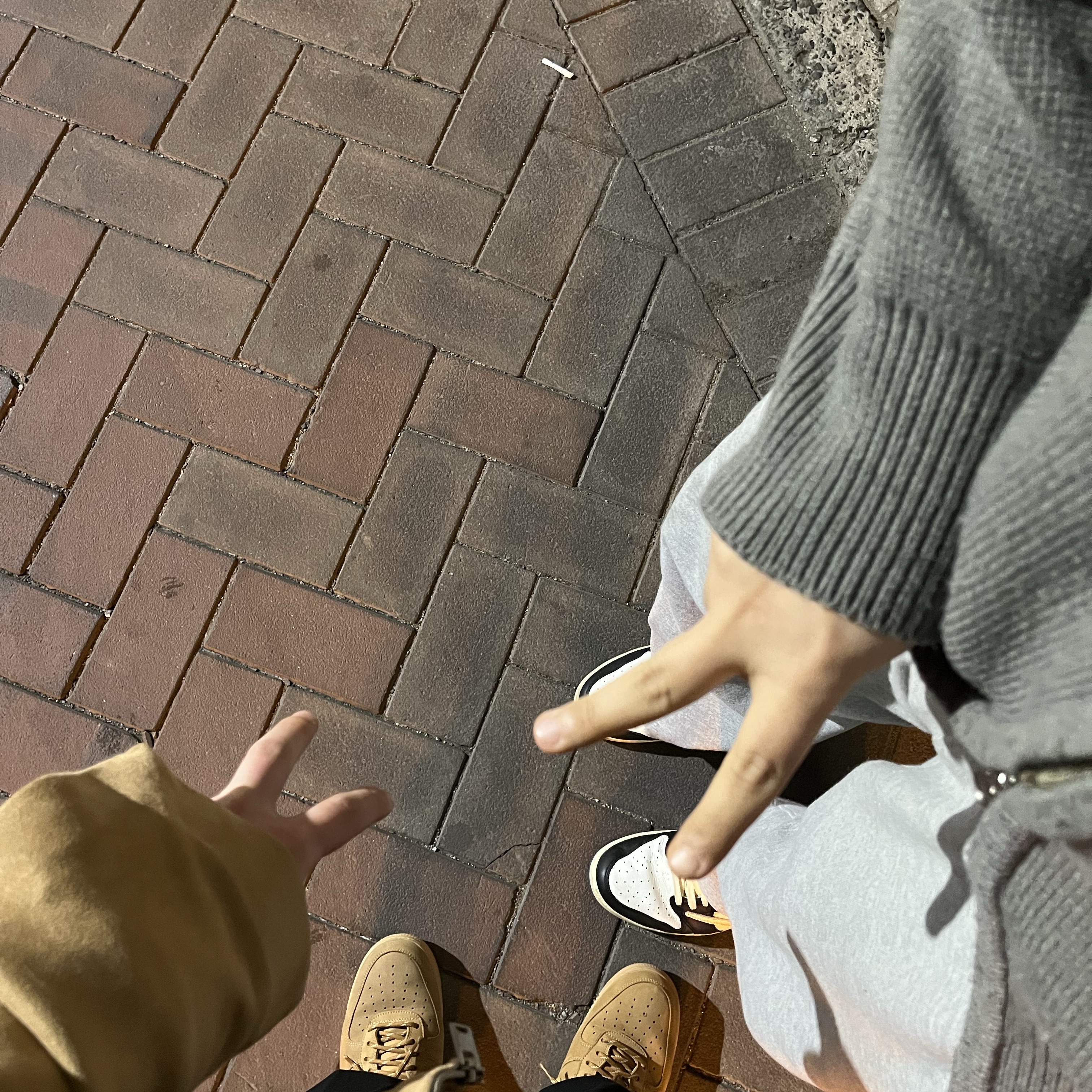 Nike Air Force 1 '07 WB Flax, Jordan 1 x Travis Scott x Fragment Retro Low OG SP Military Blue 착용 스타일