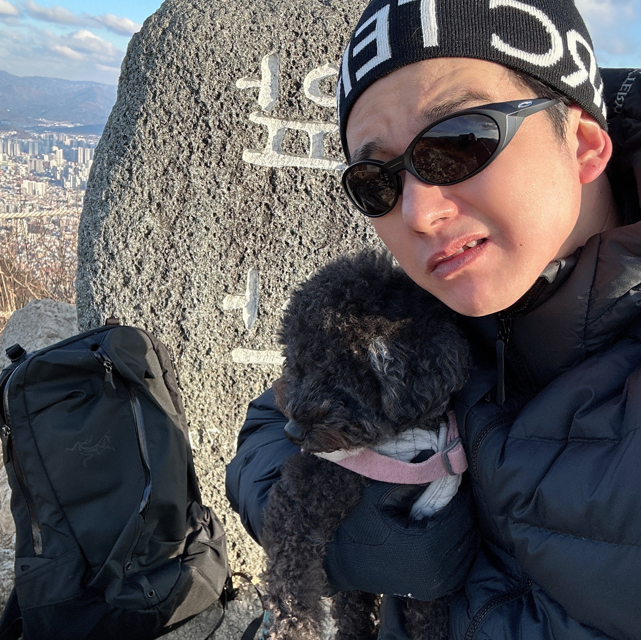 Arc'teryx Word Head Toque Orca, Oakley Eye Jacket Redux Matte Black Frame Prizm Grey Lenses High Bridge Fit 착용 스타일 - 1