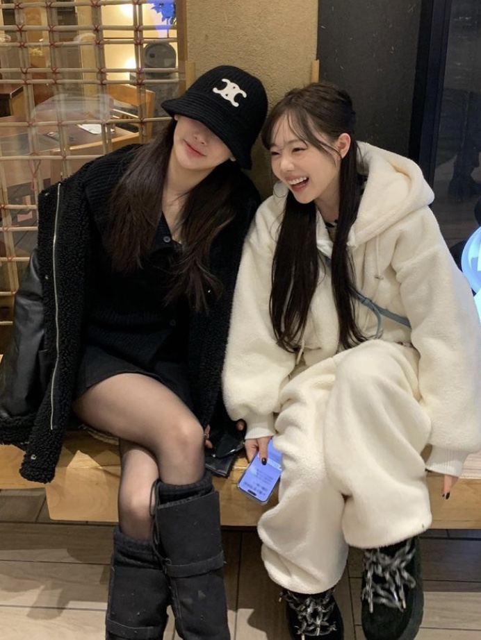 (W) Chanel Beanie Cashmere & Black 착용 스타일