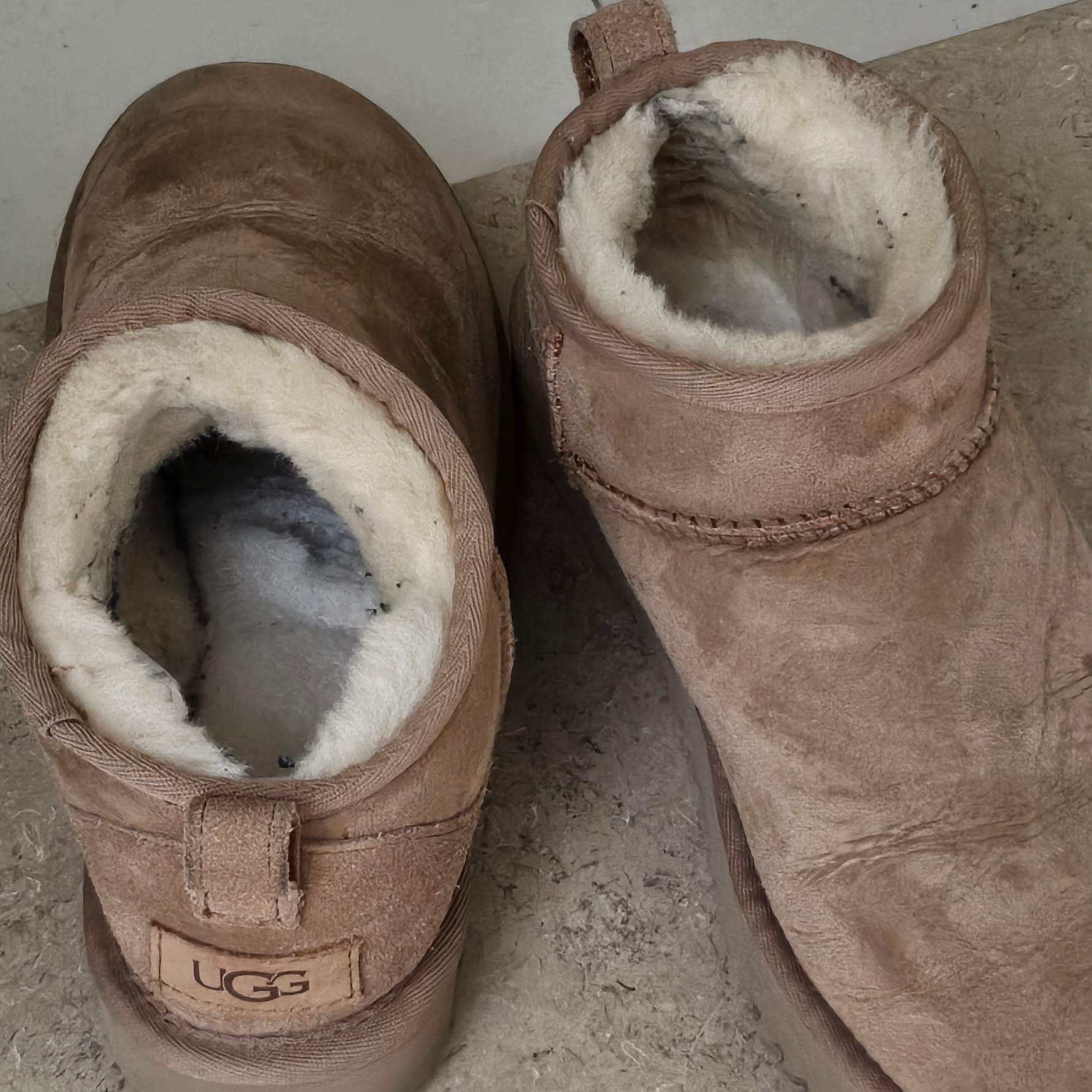(W) UGG Classic Ultra Mini Boots Chestnut 착용 스타일