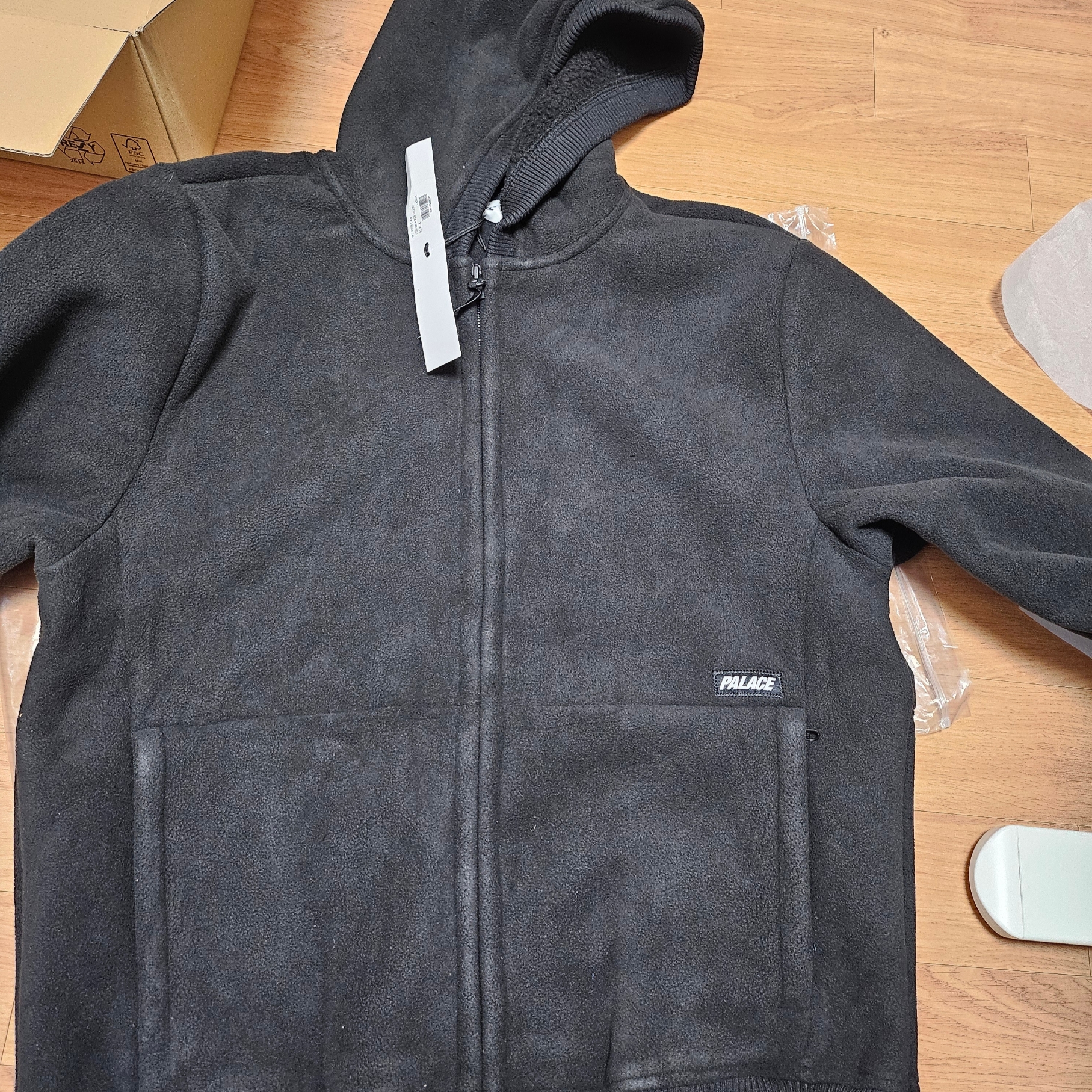 Palace Therma Zip Hood Black - 22FW 착용 스타일 - 1