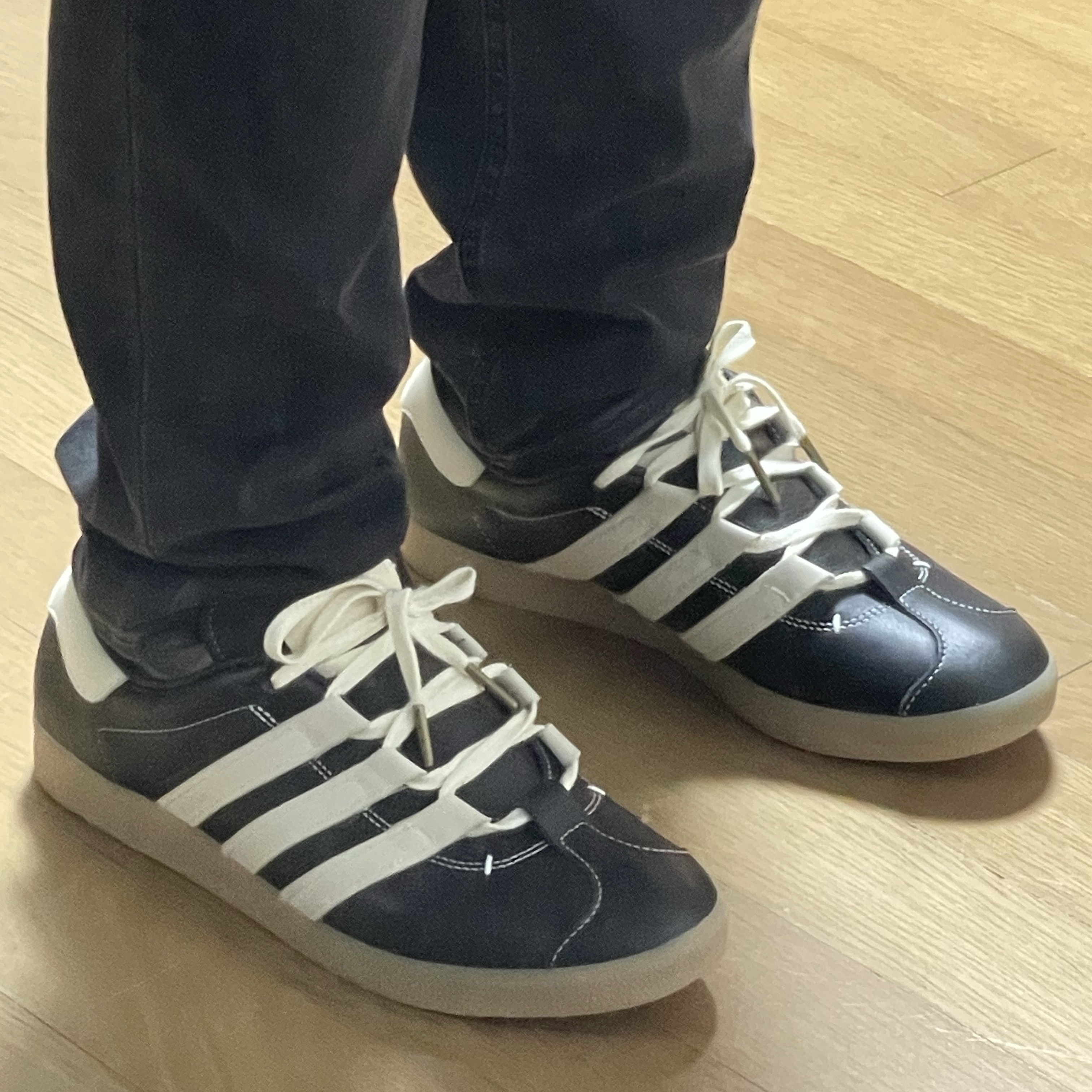 Adidas x Foot Industry Gazelle Core Black Cream White 착용 스타일