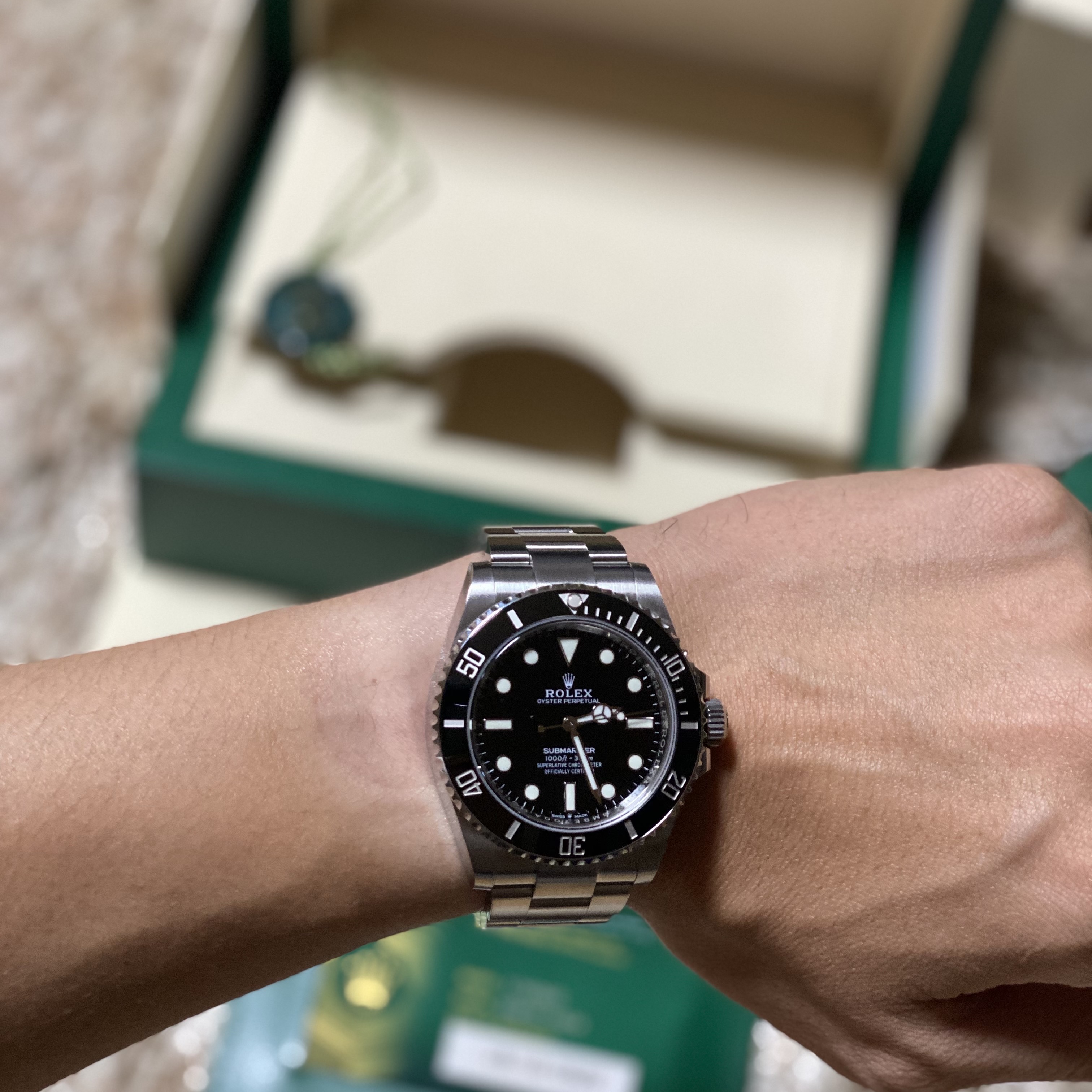 롤렉스 서브마리너 41mm 124060 블랙 오이스터 착용 스타일 - 1