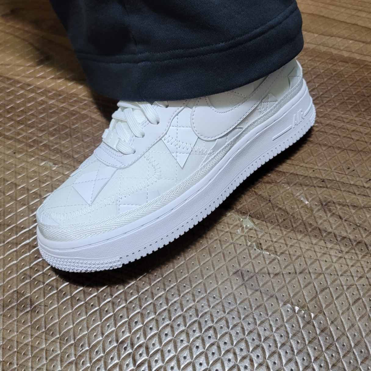Nike x Billie Eilish Air Force 1 Low SP Triple White 착용 스타일