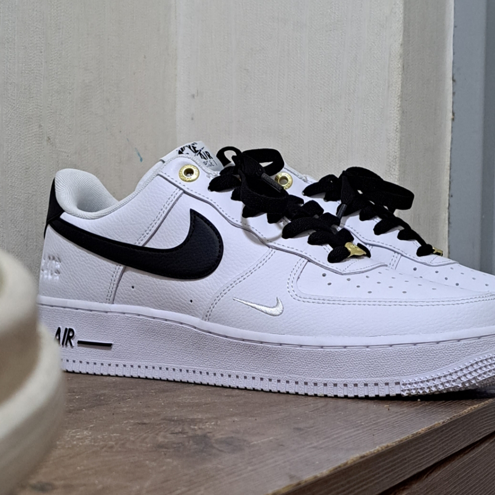 Nike Air Force 1 '07 LV8 40th Anniversary Join Forces White Black, Nike Dunk Low Retro PRM Halloween 착용 스타일 - 1