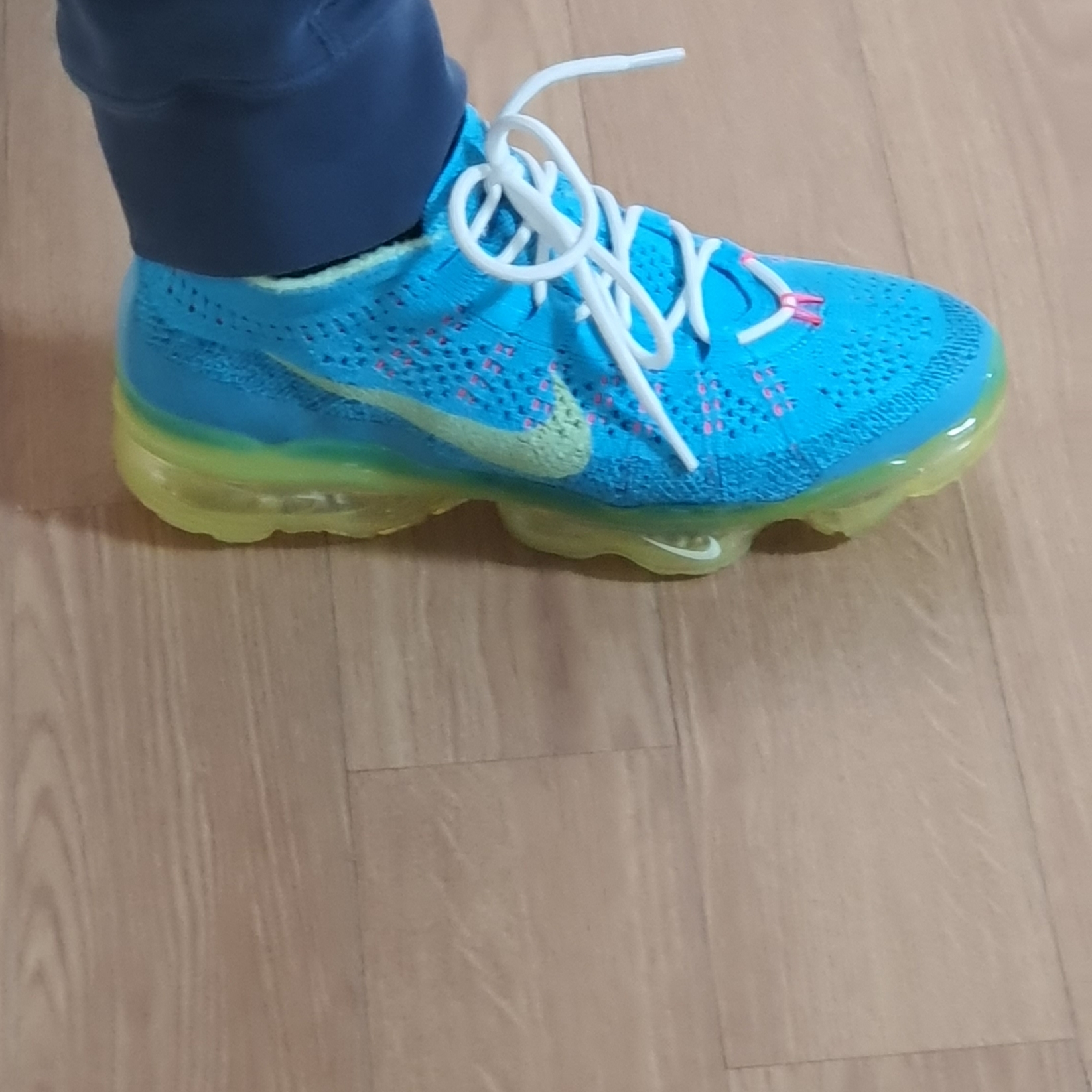 Nike Air VaporMax 2023 Flyknit Baltic Blue 착용 스타일 - 2
